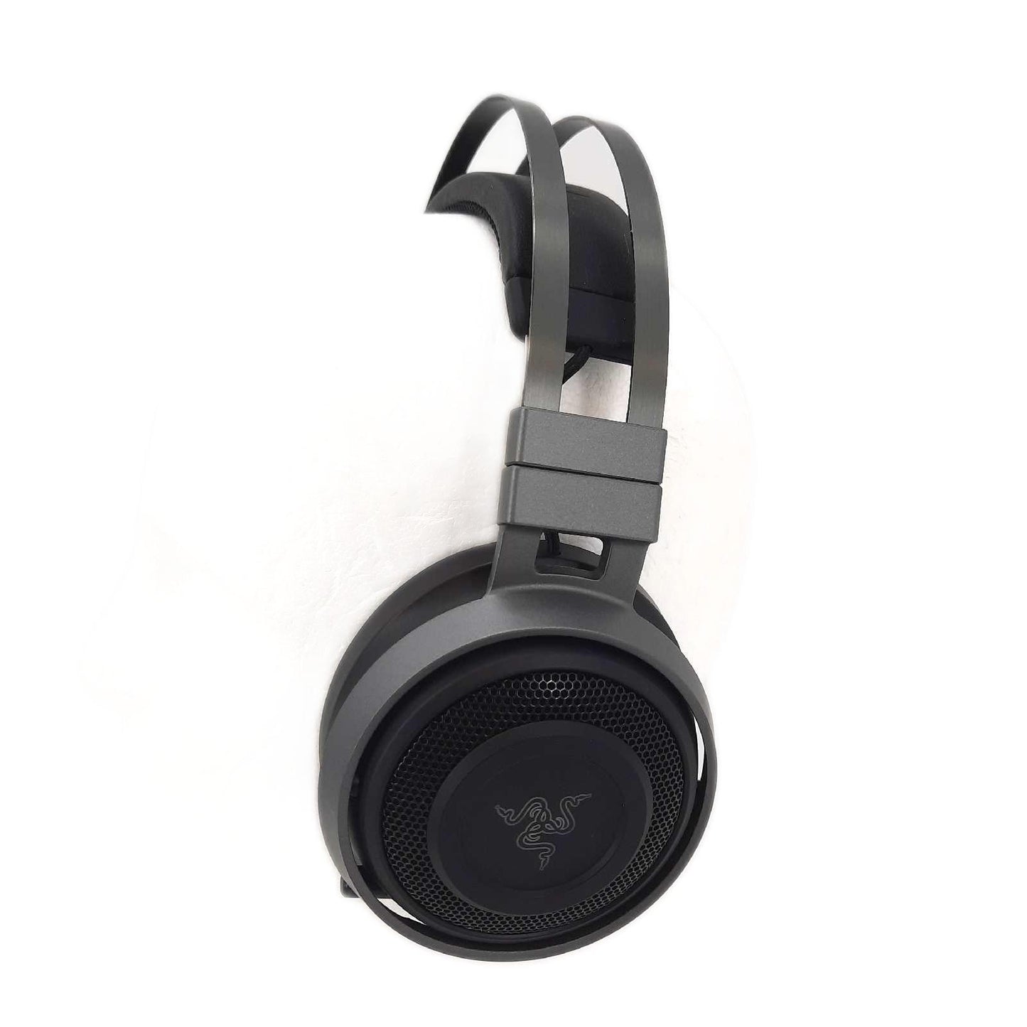 Razer Nari Ultimate Gaming Headset THX Raum Audio Ohrpolster fehlen