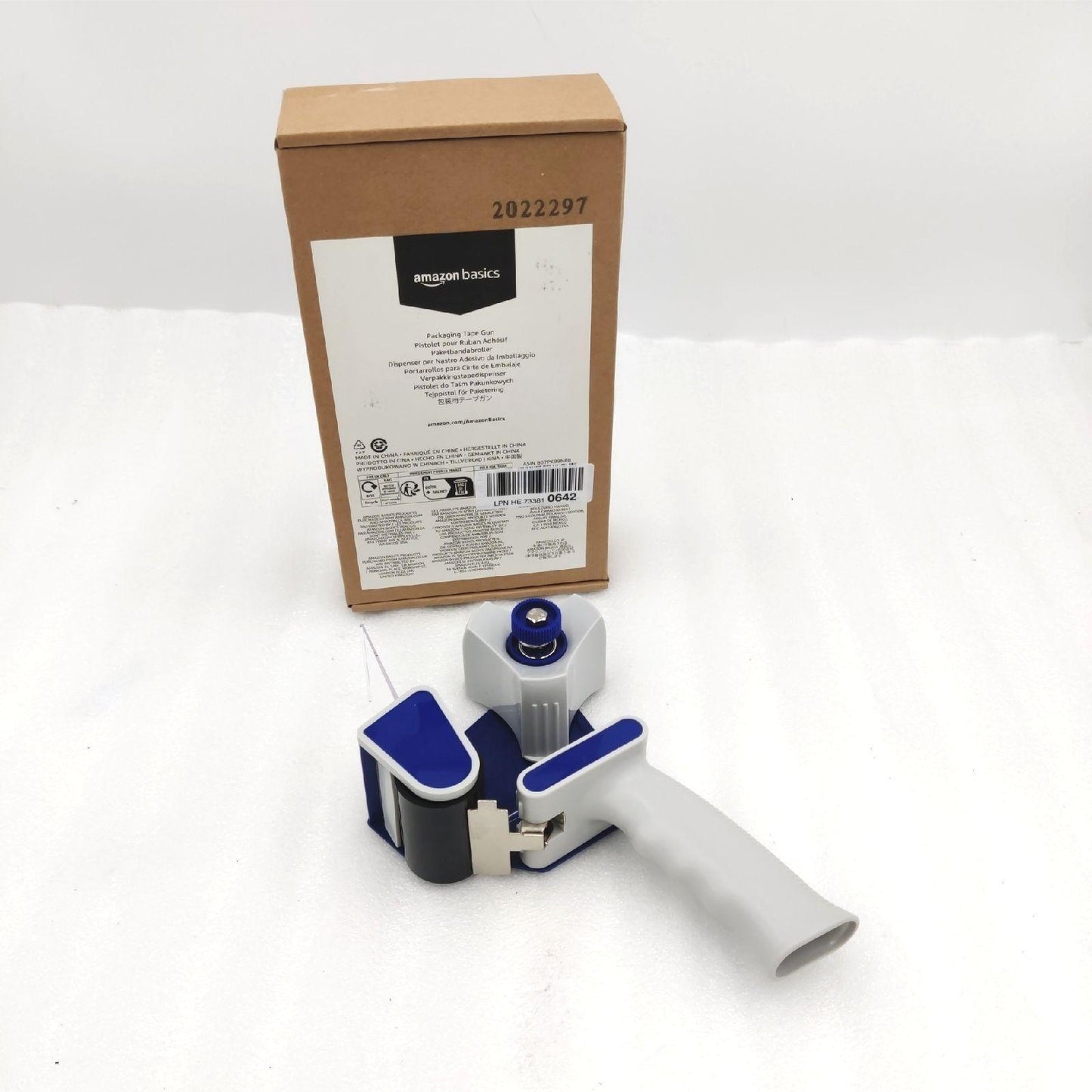 Amazon Basics Paketbandabroller Handhabung Verpackung 5 cm breite Paketbandabroller einfache Nutzung