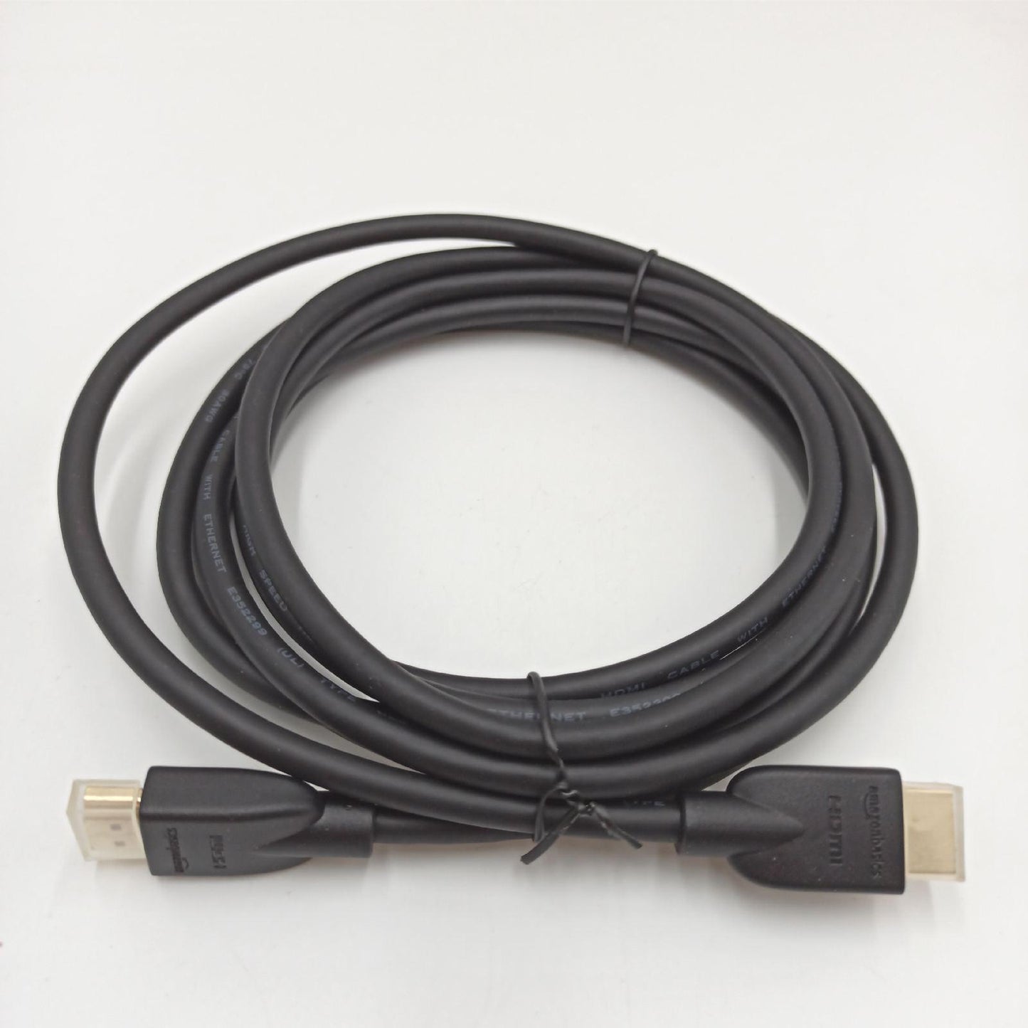 Amazon Basics 4K-HDMI-Kabel, 3 m, 18 Gbit/s Highspeed mit Ethernet, 4K@60Hz, 2160p, Schwarz