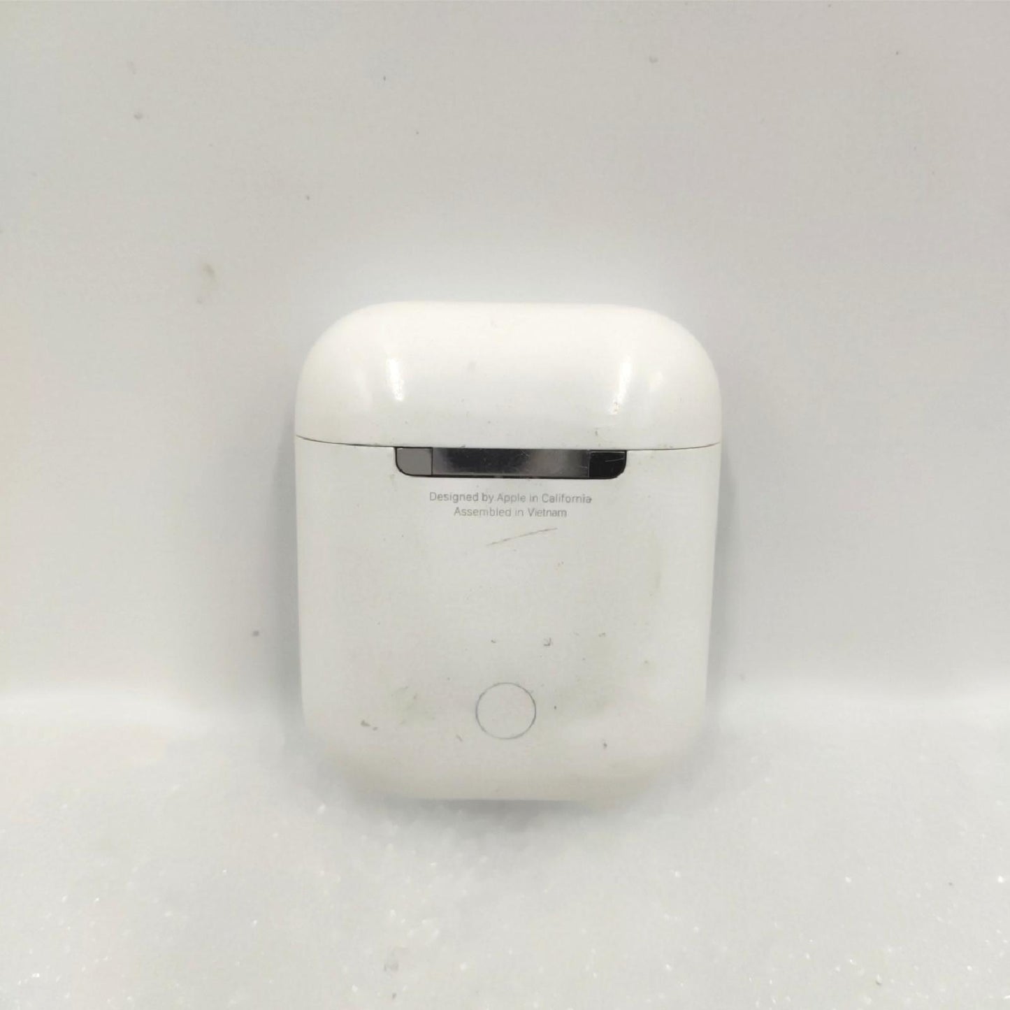 Apple AirPods mit kabelgebundenem Ladecase 2 Generation defekt siehe Bilder