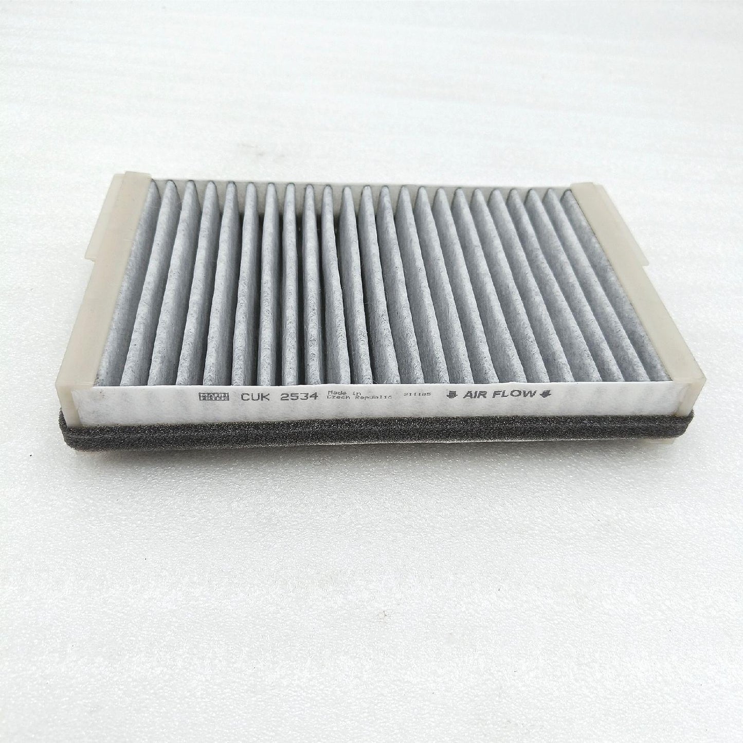 MANN FILTER Innenraumfilter Fahrzeugfilter CUK 2534 Aktivkohle Pollenfilter für