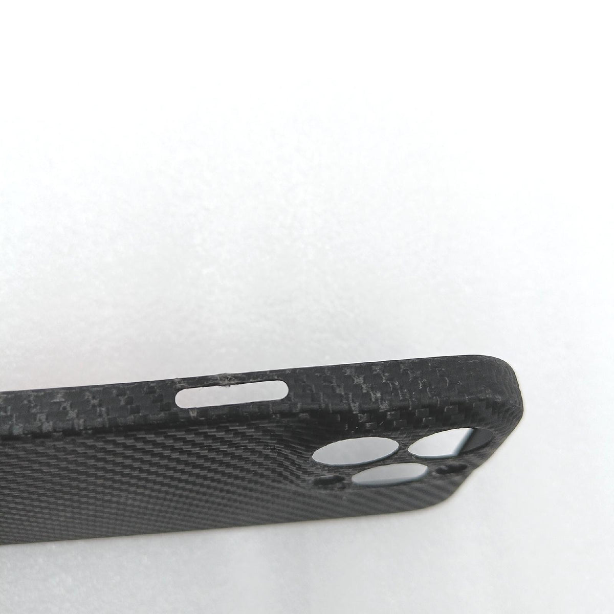 Nevox CarbonSeries Cover für iPhone 13 Pro Max  [High-Tech-Fasern] Carbon  Aramid und Vectran - Made in Germany -