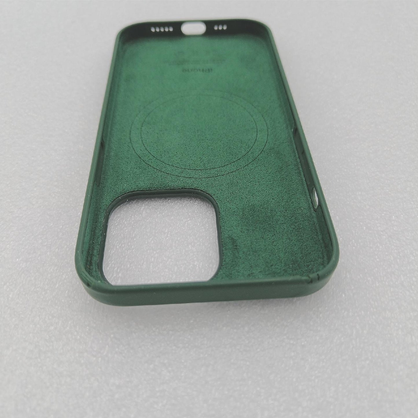 Apple Silikon Case MagSafe iPhone 13 Pro Klee Kanten beschädigt
