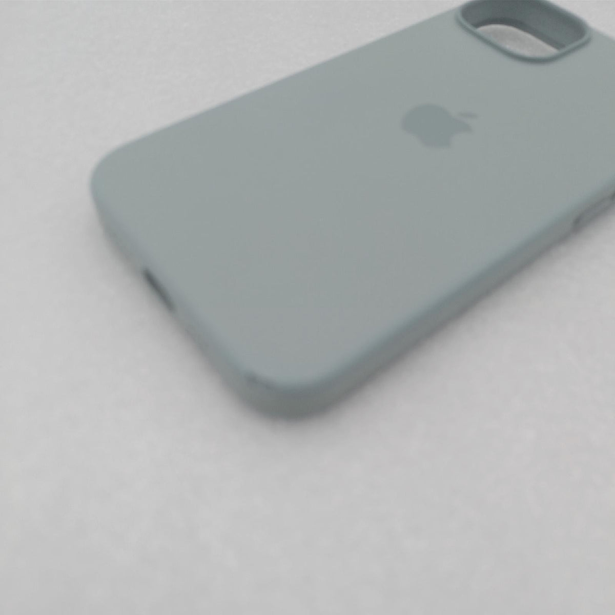 Apple iPhone 14 Silikon Case mit MagSafe - Agavengrün ???????