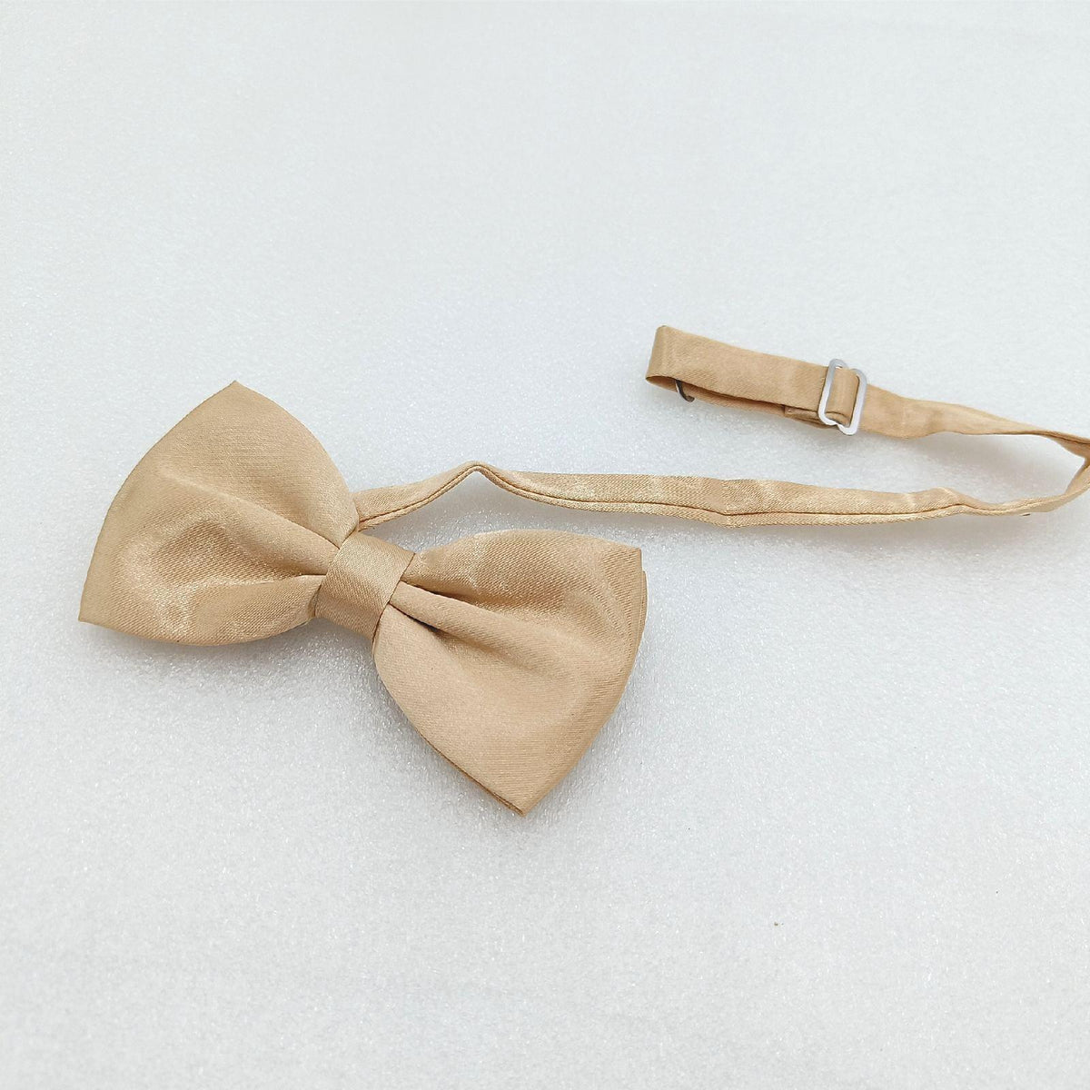 URAQT Fliege Anzug Zubehör Herren klassisch elegant Einstecktuch passend Stylish