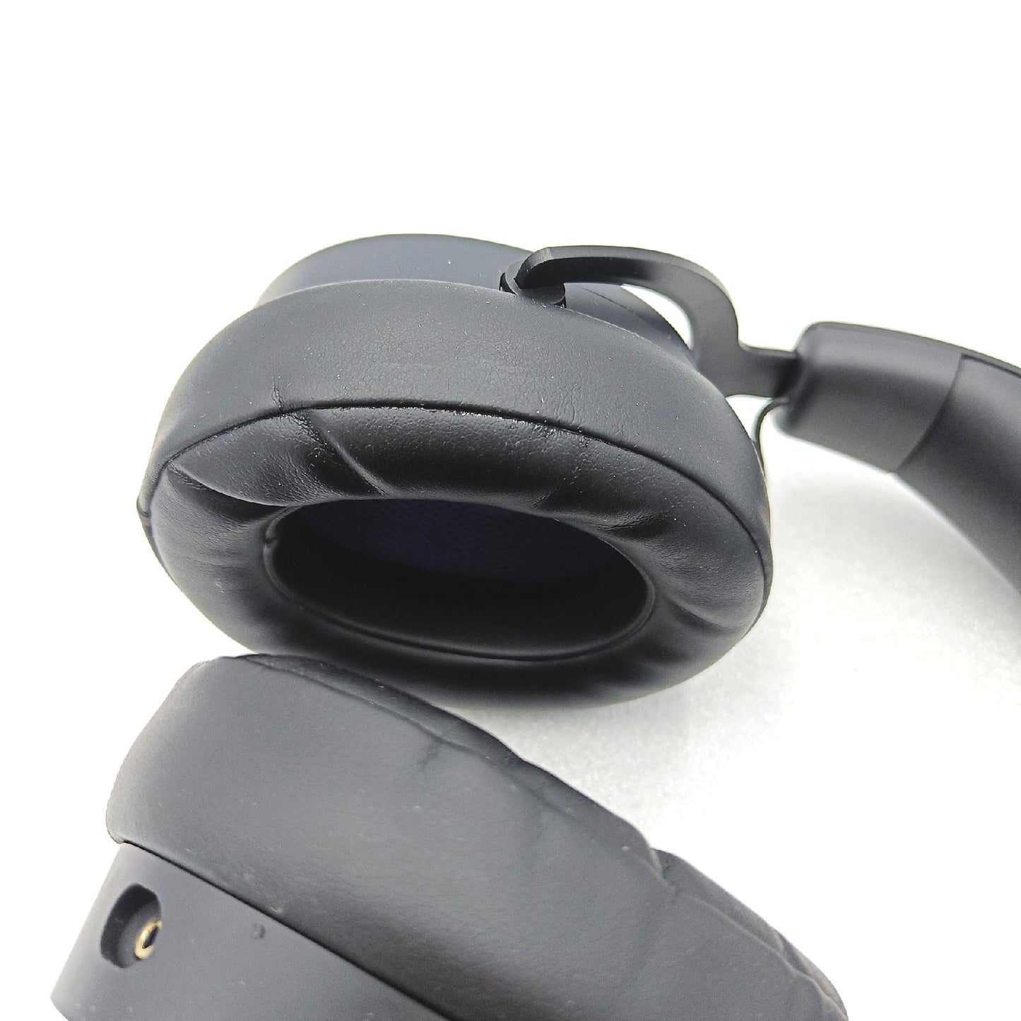NZXT Kabelgebundenes PC-Gaming Relay-Headset – AP-WCB40-B2 - Hi-Res-Audio-Zertifiziert – DTS Headphone:X Surround-Sound – Leichtes und Komfortables Design – Abnehmbares Mikrofon – Schwarz