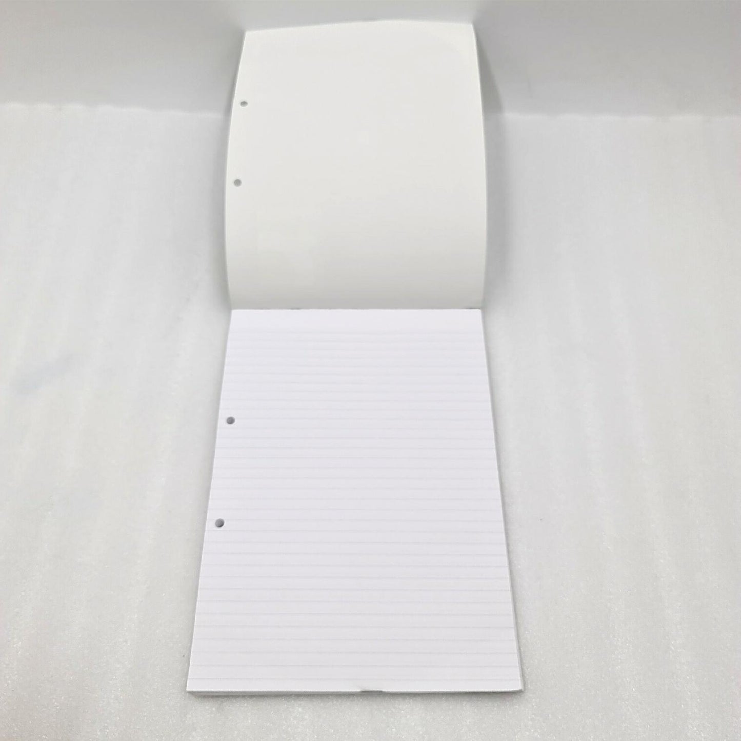 Q Connect A4 Refill Pad weiß fein liniert 2 gelocht 160 Seiten leichte Versch