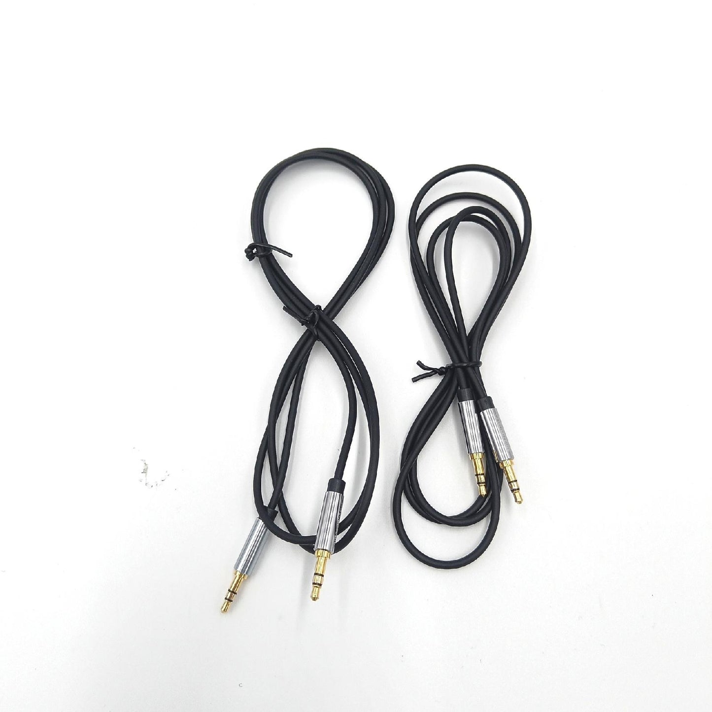 Amazon Basics Auxiliary Kabel 3,5 mm Klinkenstecker auf 3,5 mm Klinkenstecker 1.2 m 2er Pack Schwarz Premium
