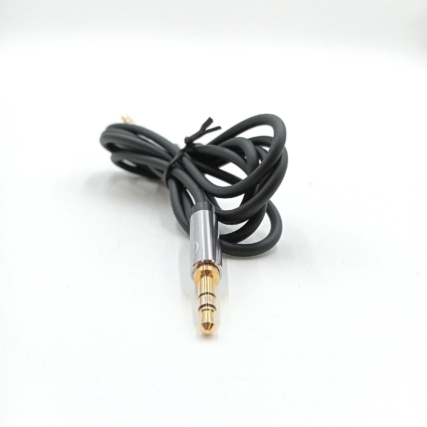 Amazon Basics Auxiliary Kabel 3,5 mm Klinkenstecker auf 3,5 mm Klinkenstecker 1.2 m 2er Pack Schwarz Premium