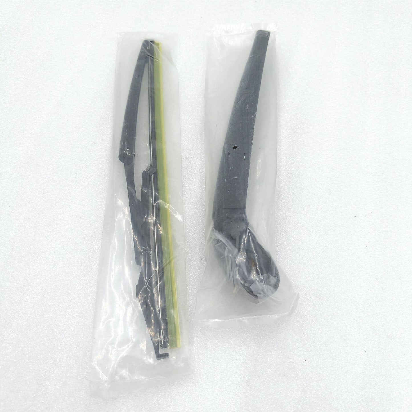 TarosTrade Scheibenwischerarm Set Auto Ersatzteil 244 0197 N 825