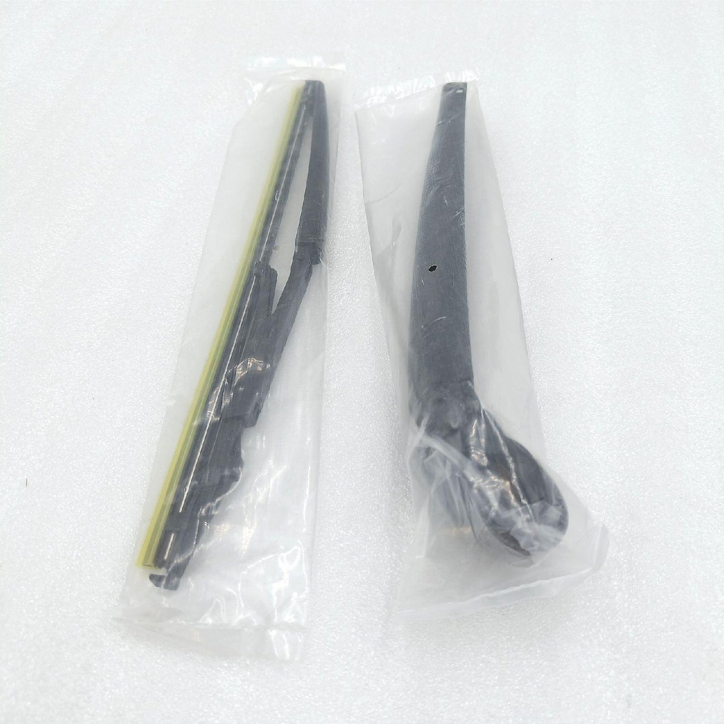 TarosTrade Scheibenwischerarm Set Auto Ersatzteil 244 0197 N 825