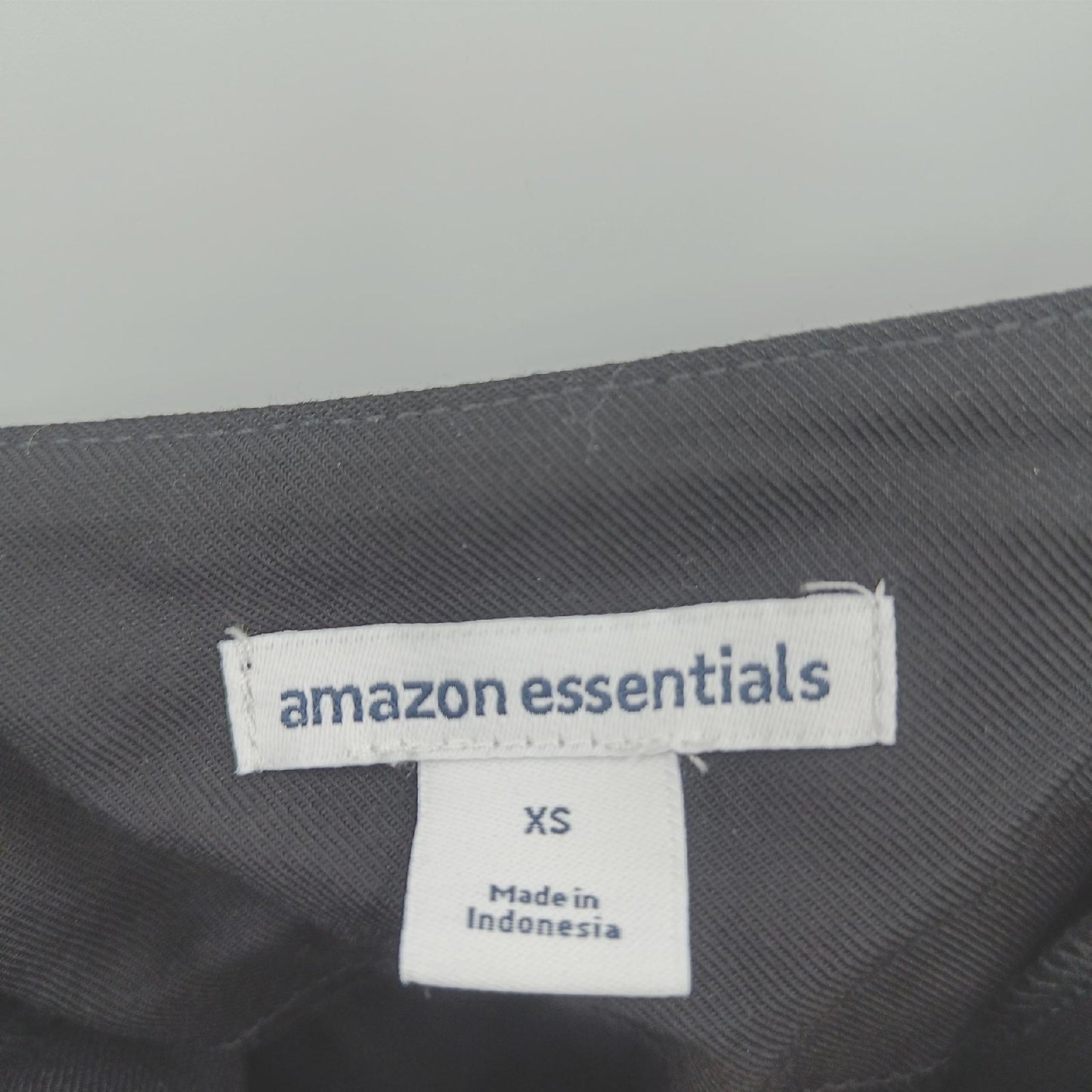 Amazon Essentials Kleid Damenmode Kleidung XS Schwarz fließend elegant
