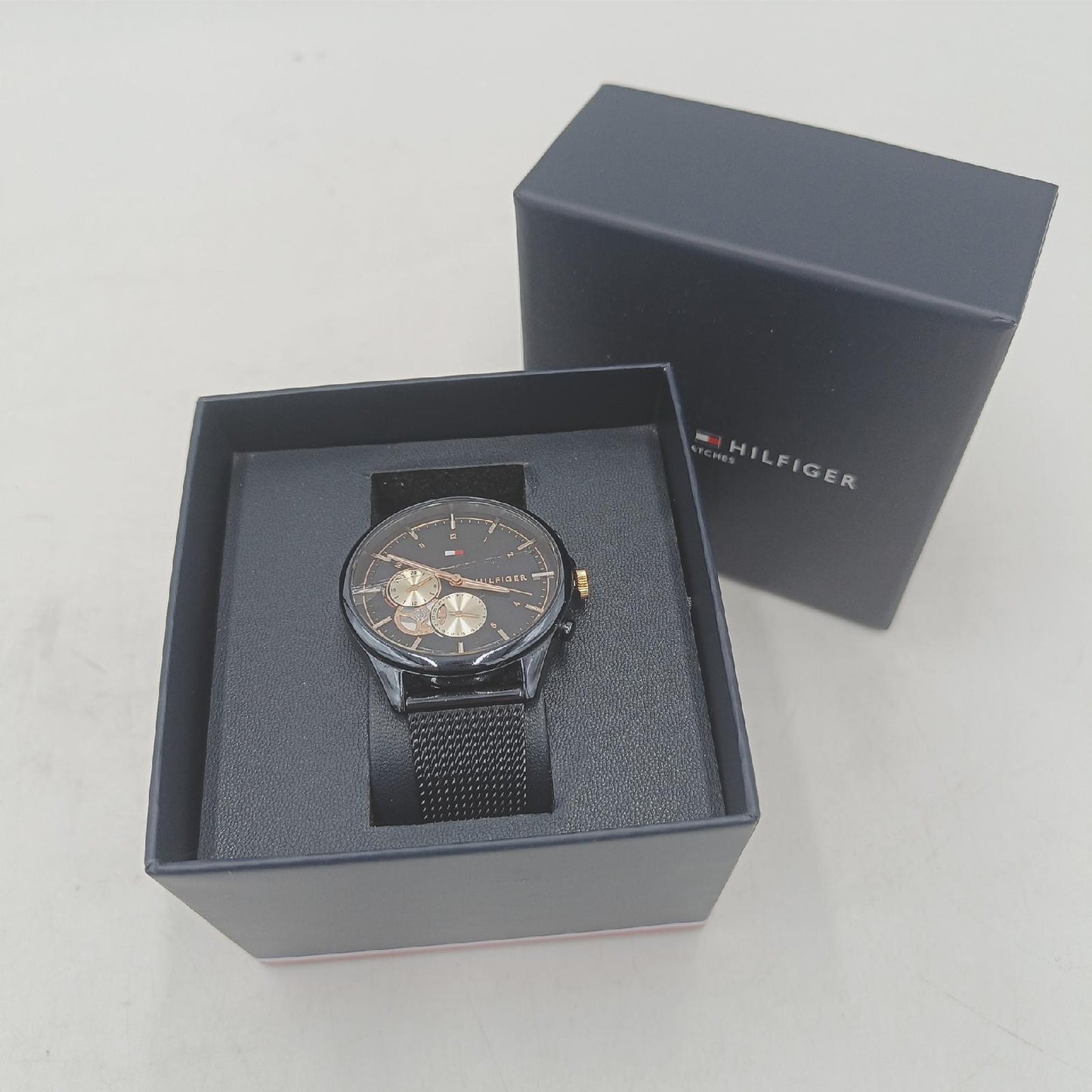 Tommy Hilfiger Multi Zifferblatt Quarz Uhr für Damen mit Blaues Edelstahl-Mesh-Gliederarmband - 1782418