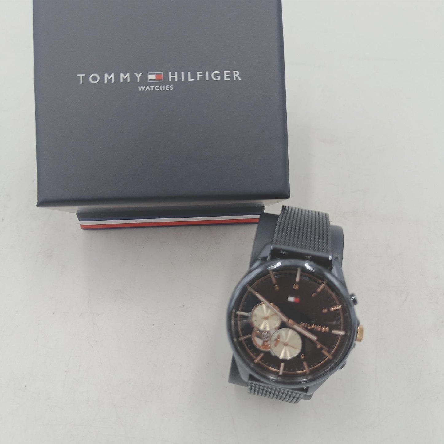 Tommy Hilfiger Multi Zifferblatt Quarz Uhr für Damen mit Blaues Edelstahl-Mesh-Gliederarmband - 1782418