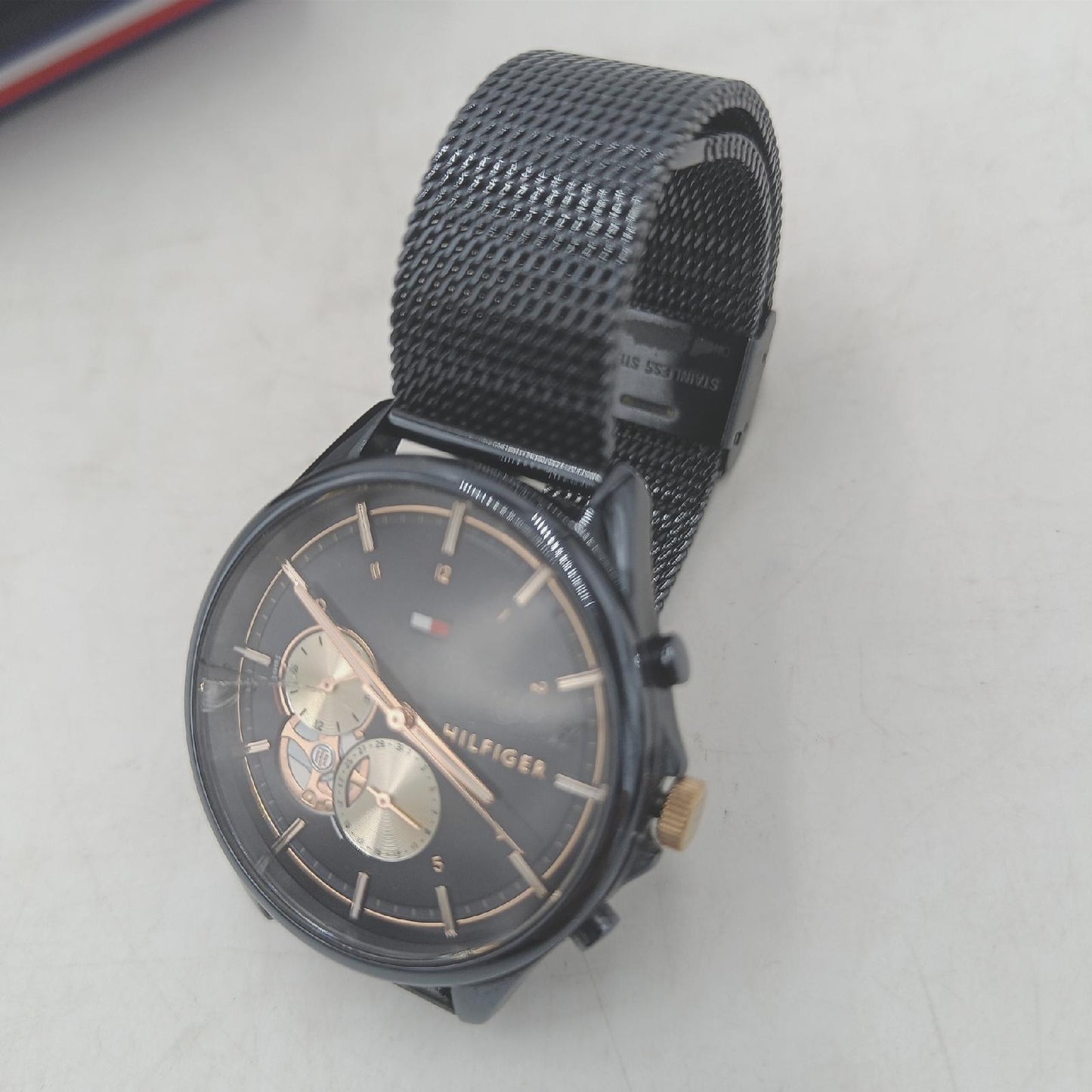 Tommy Hilfiger Multi Zifferblatt Quarz Uhr für Damen mit Blaues Edelstahl-Mesh-Gliederarmband - 1782418