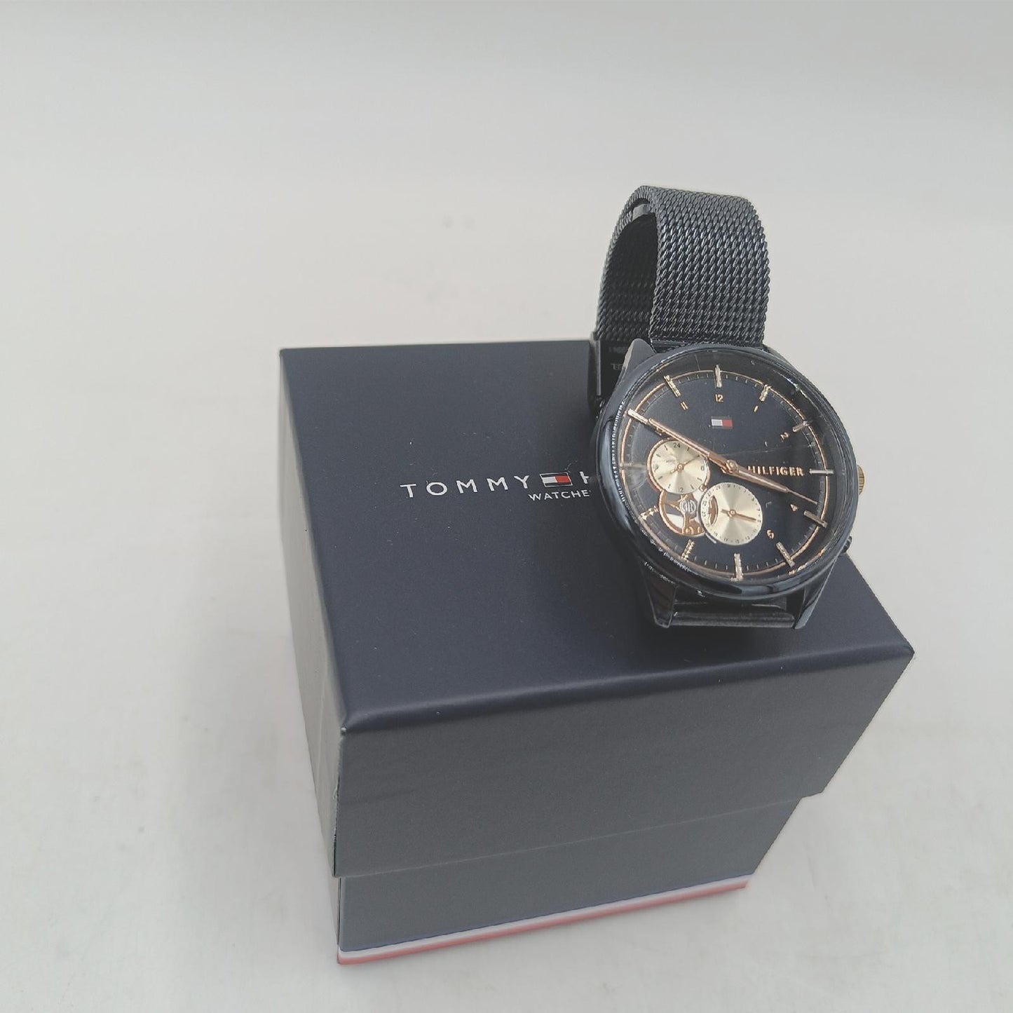 Tommy Hilfiger Multi Zifferblatt Quarz Uhr für Damen mit Blaues Edelstahl-Mesh-Gliederarmband - 1782418