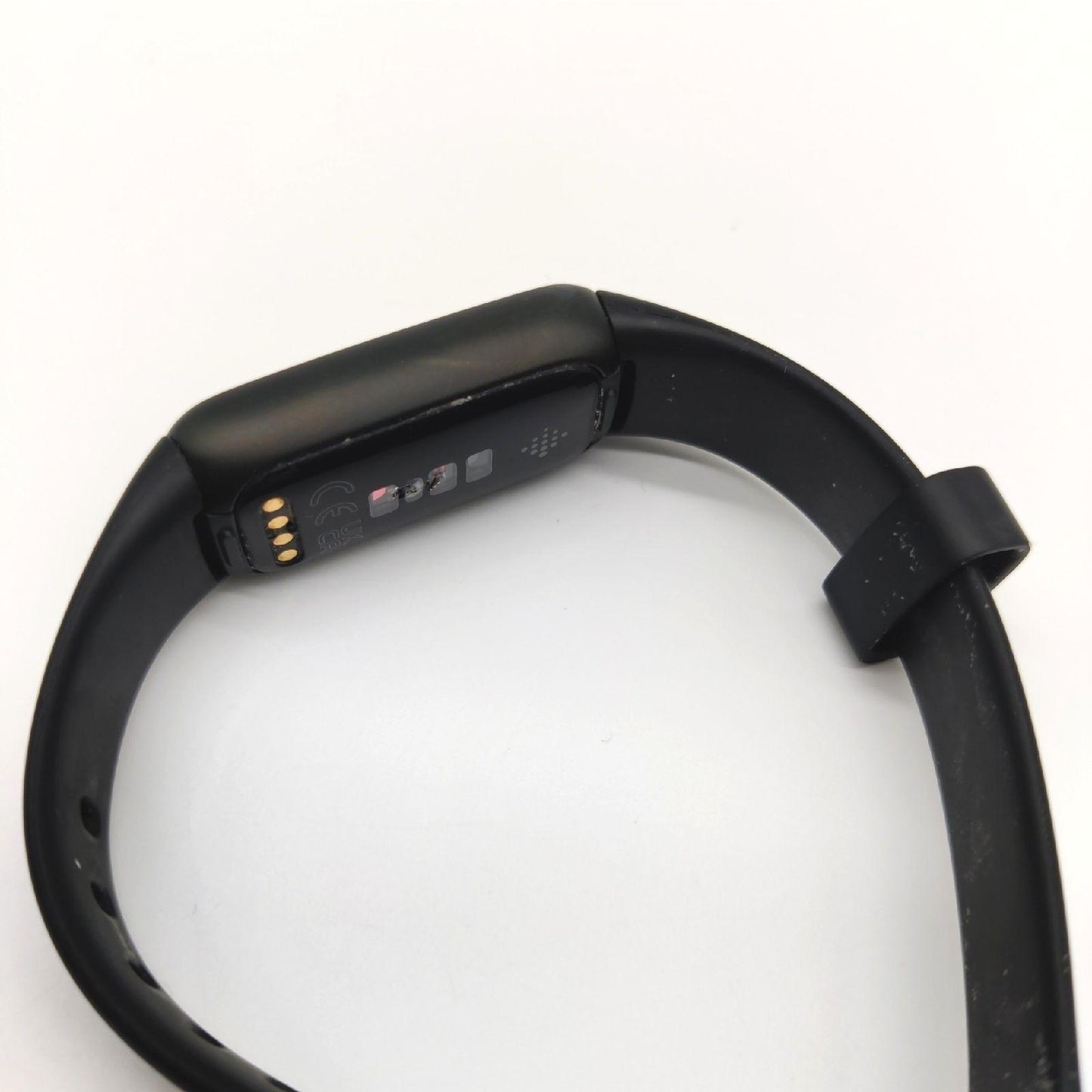 Fitbit Luxe Gesundheits Fitness Tracker 6 Monate Premium Akku Rückseite Beschädigt