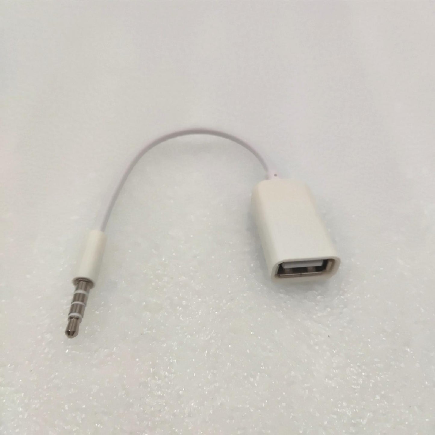 Oxsubor TM USB Weiblich zu DC 3.5mm männliches Auto AUX Adapter Fahrzeug Elektronik Music Sync Adapter