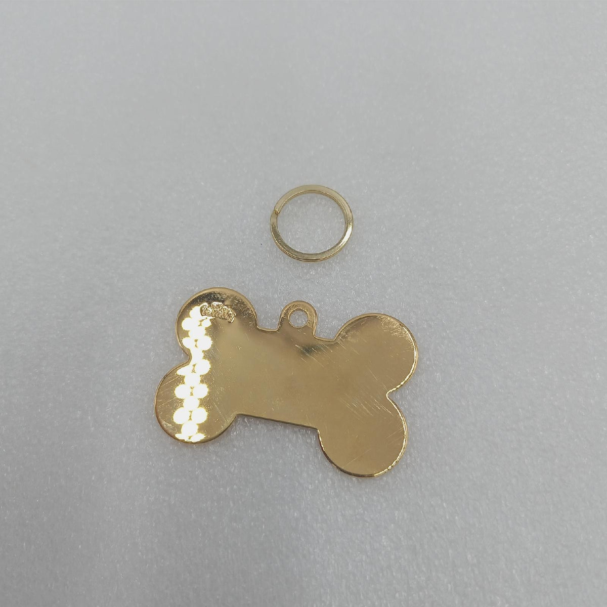My Family Medaille für personalisierten Hund in Italien  XL -Knochen  Hundeteller mit freiem Inzision  goldenes Messing  Basic Kollektion  48x31 mm