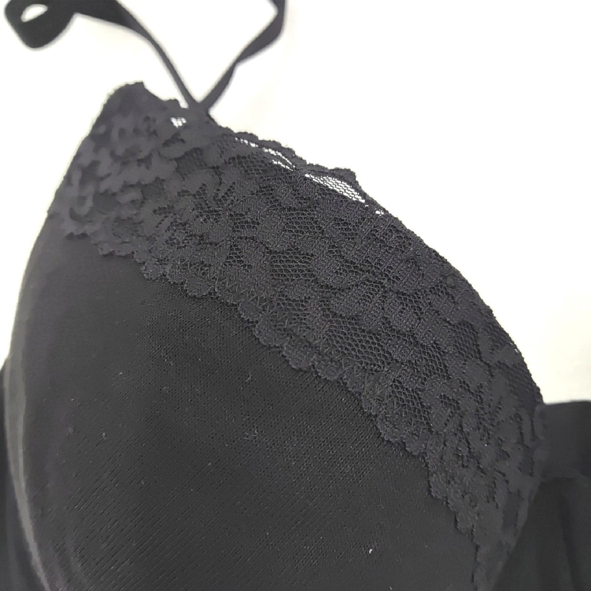 Amazon Essentials Damen Leicht gefütterter BH mit voller Abdeckung aus Baumwolle und Spitze  Schwarz  75B