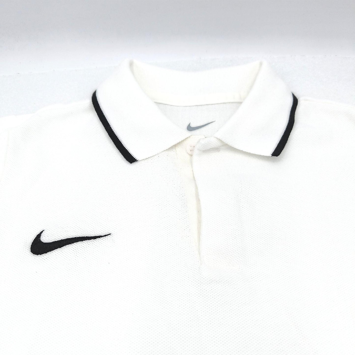 Nike Kinder Polo Shirt Kleidung TM CLUB19 SS Weiß Schwarz Sportstyle Gr S Spielspaß