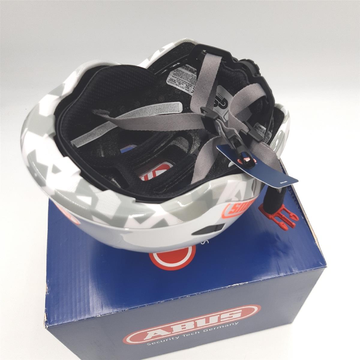 Abus Kinderhelm Fahrradhelme Smiley 3 0 Ace Led Beleuchtung Sicherheit Kinder