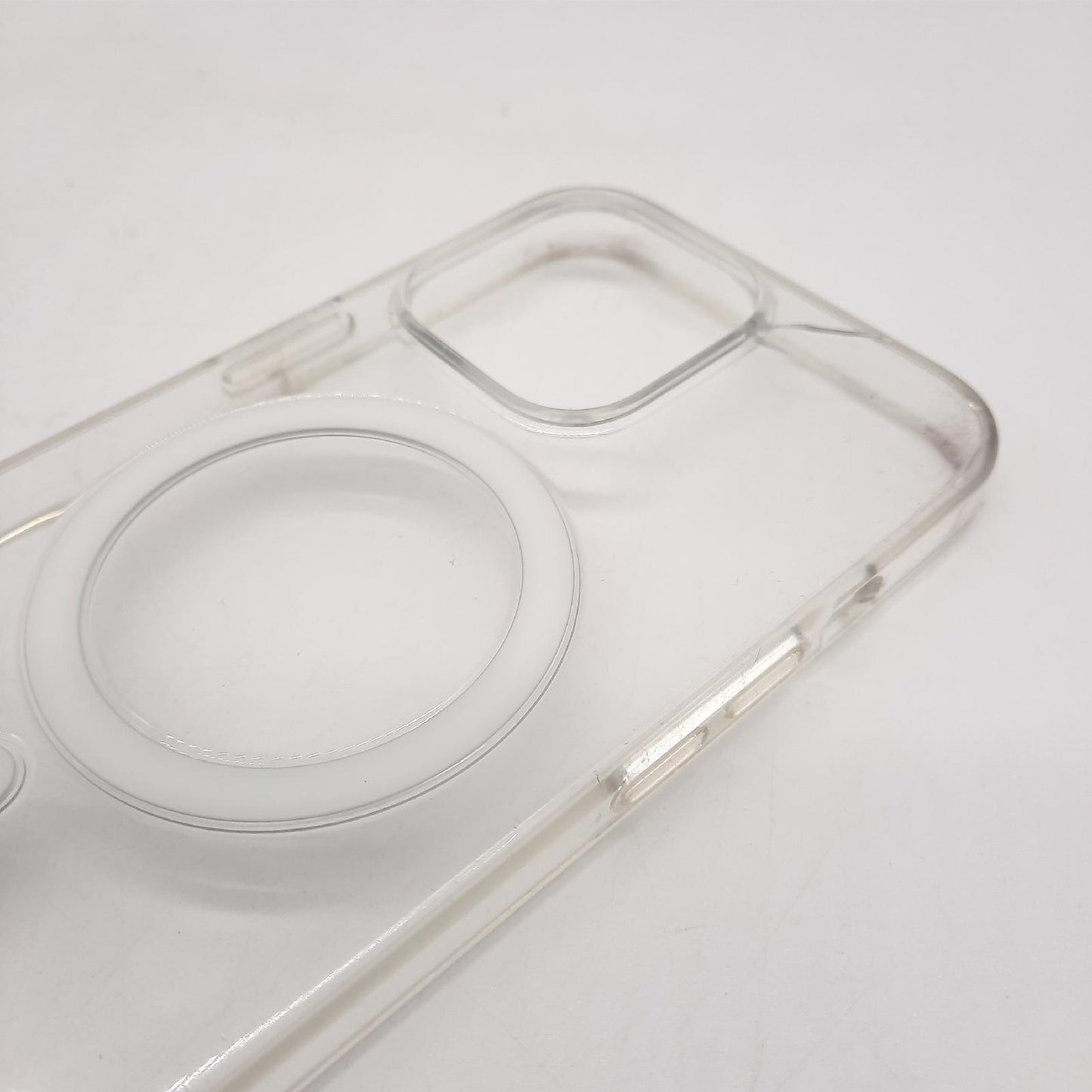 Apple Clear Case mit MagSafe (für iPhone 13 Pro)
