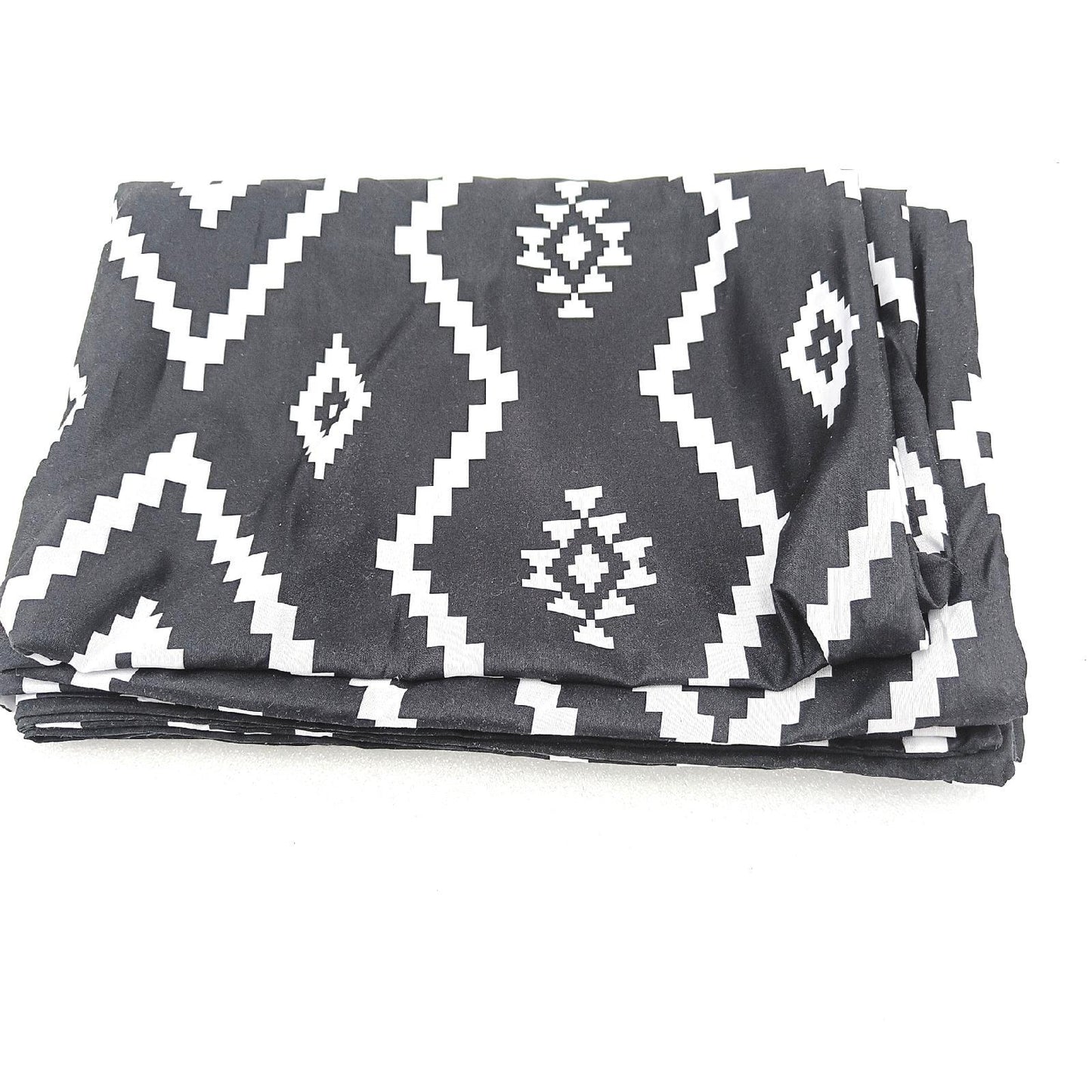 Amazon Basics Bettwäsche Set Heimtextilien 140 x 200 cm Schwarz Aztekische Muster Komfort