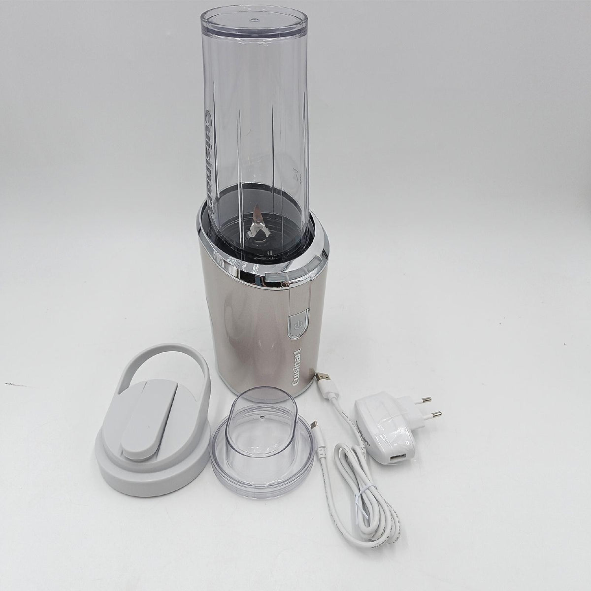 Cuisinart Schnurloser Mixer  450ml Flasche  Tragbarer Smoothie Maker  Ice Crusher  Frappe  Milkshakes  USB Wiederaufladbar  Handheld  Tritan BPA freier Mixbecher mit Deckel inklusive