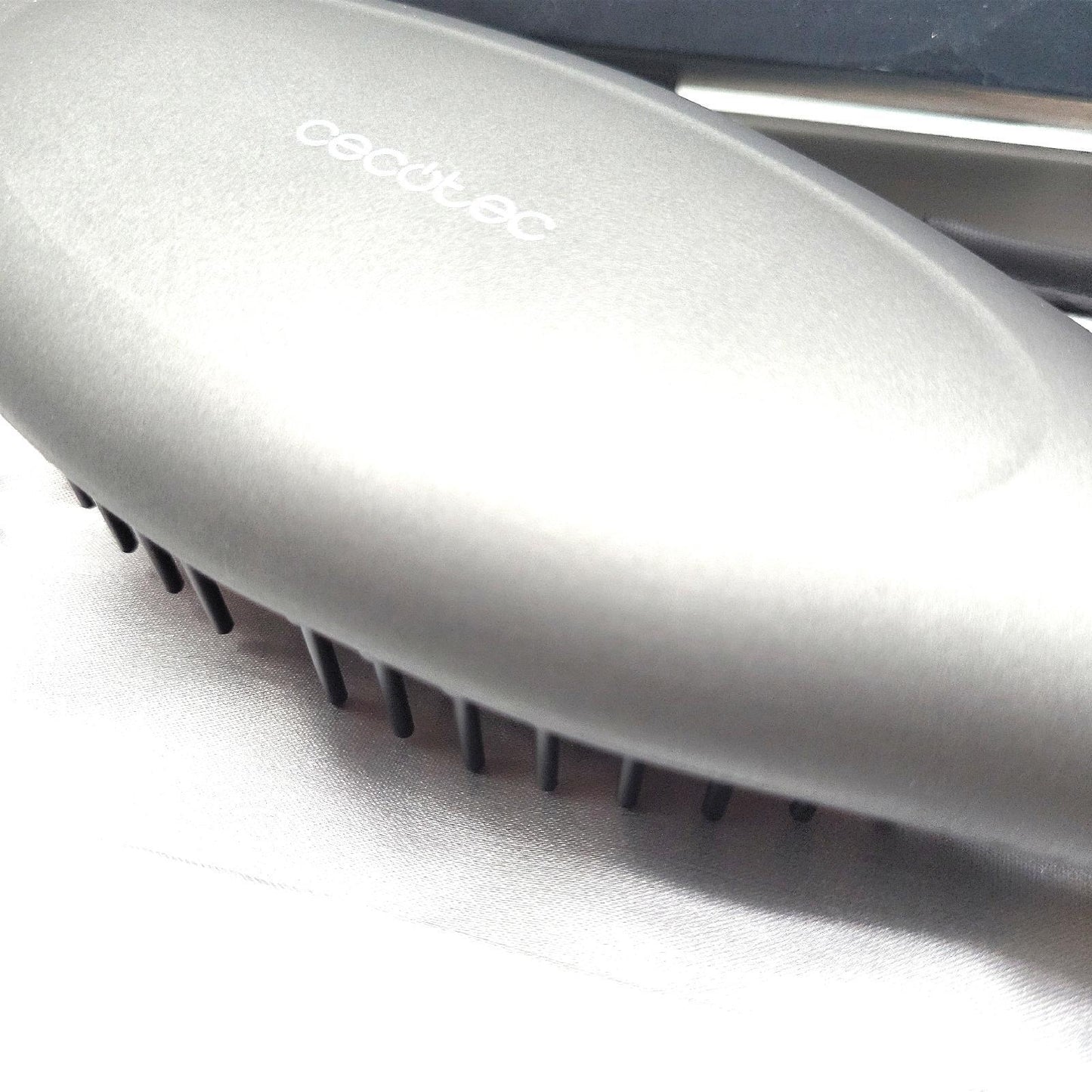 Cecotec Glättbürste Haargerät Haarpflege Bamba InstantCare 1100 digitale Steuerung