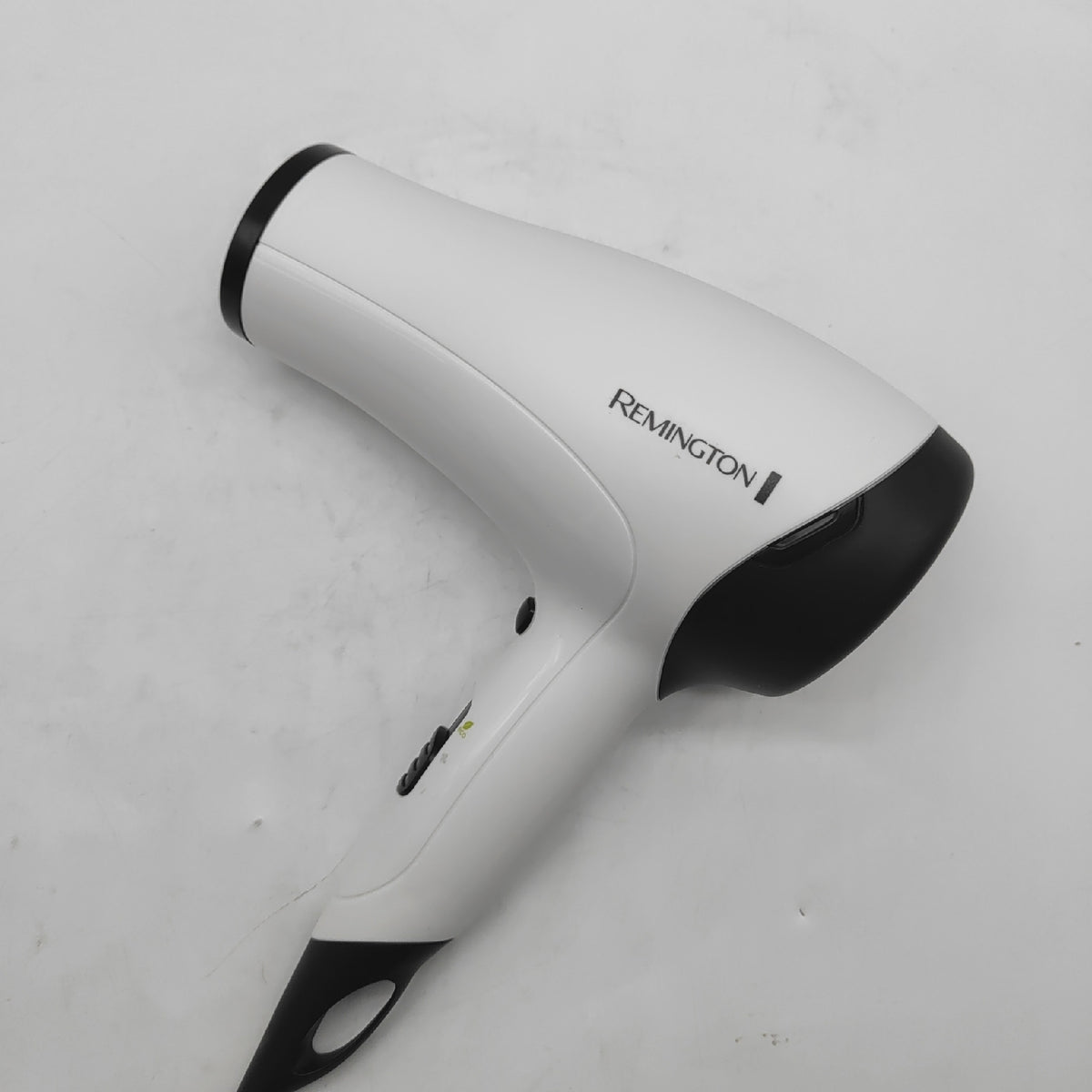 REMINGTON Haartrockner D3015 Power Volume 2000 ohne Duse siehe Foto