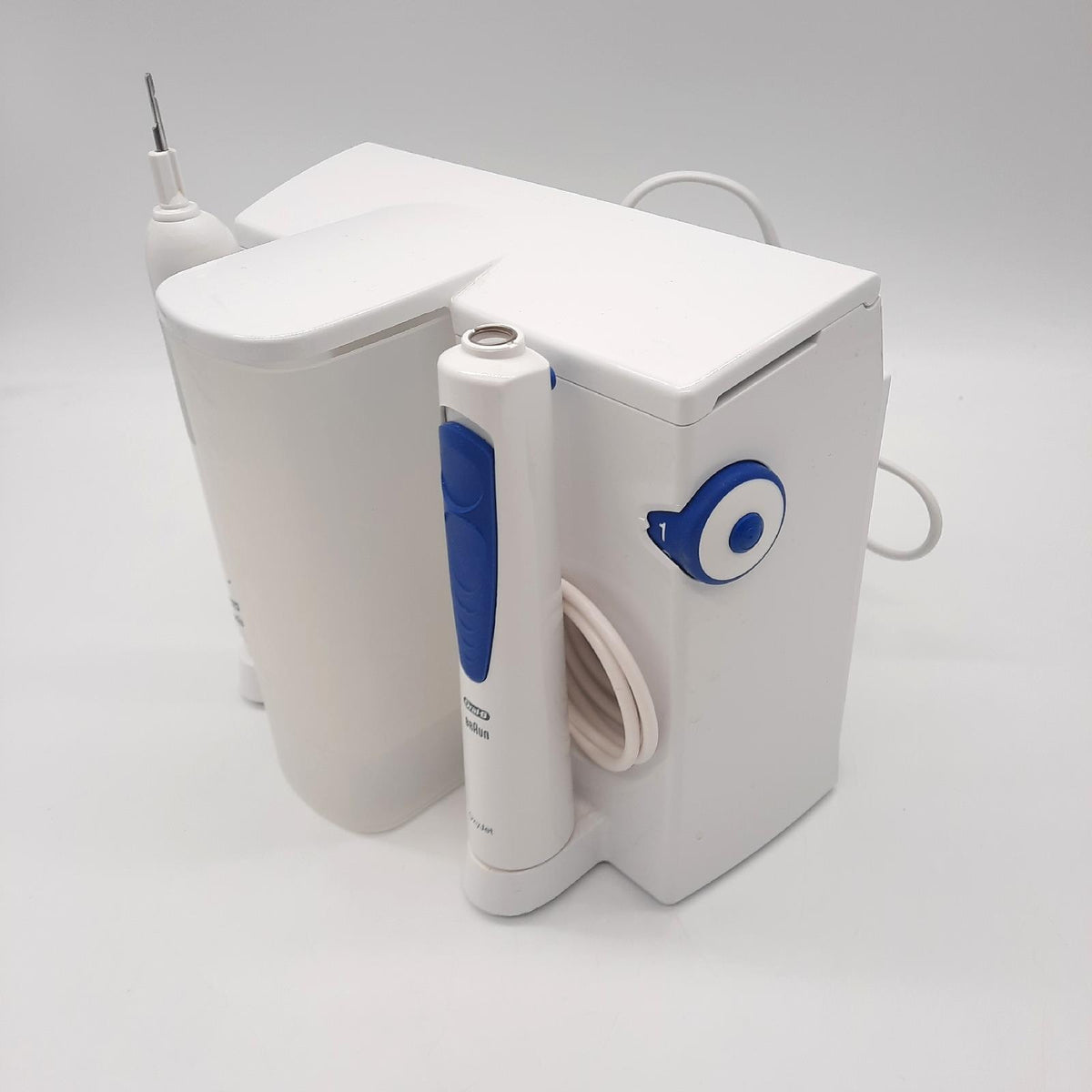 Oral B Oral Health Center Munddusche Weiss Blau ohne Buerstenaufsaetze