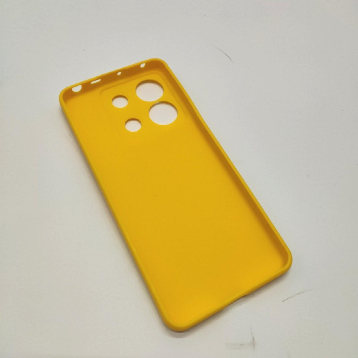 kwmobile Handyhülle für Xiaomi Redmi Note 13 Pro 5G / Poco X6 5G Hülle - weiches Handy Silikon Case - Schutzhülle Cover - Strahlend Gelb