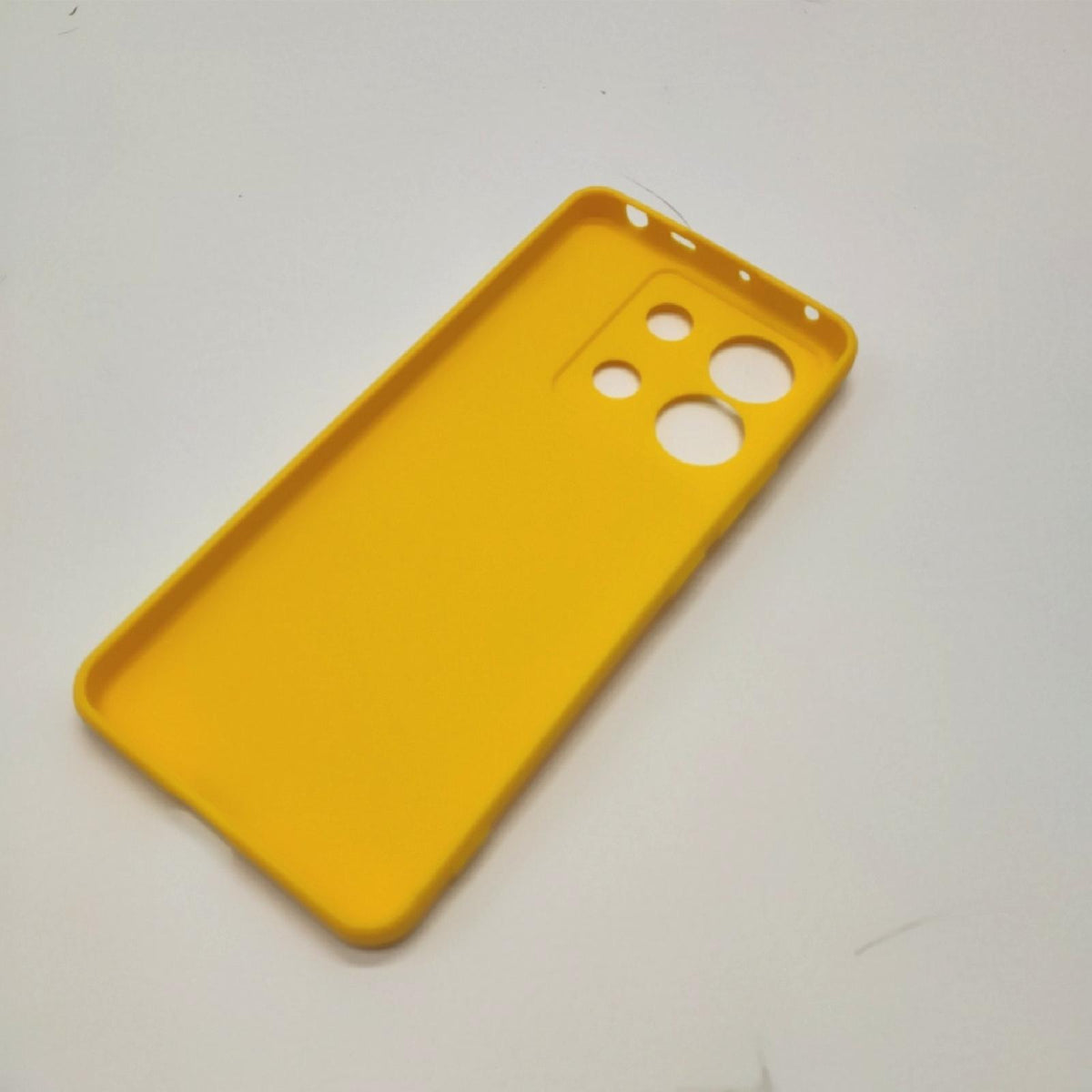 kwmobile Handyhülle für Xiaomi Redmi Note 13 Pro 5G / Poco X6 5G Hülle - weiches Handy Silikon Case - Schutzhülle Cover - Strahlend Gelb