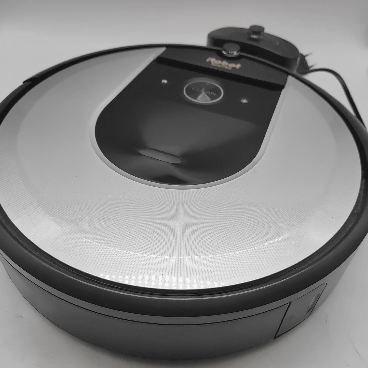iRobot Roomba i7 (i7156) Saugroboter, 3-stufiges Reinigungssystem, inte - Defekt