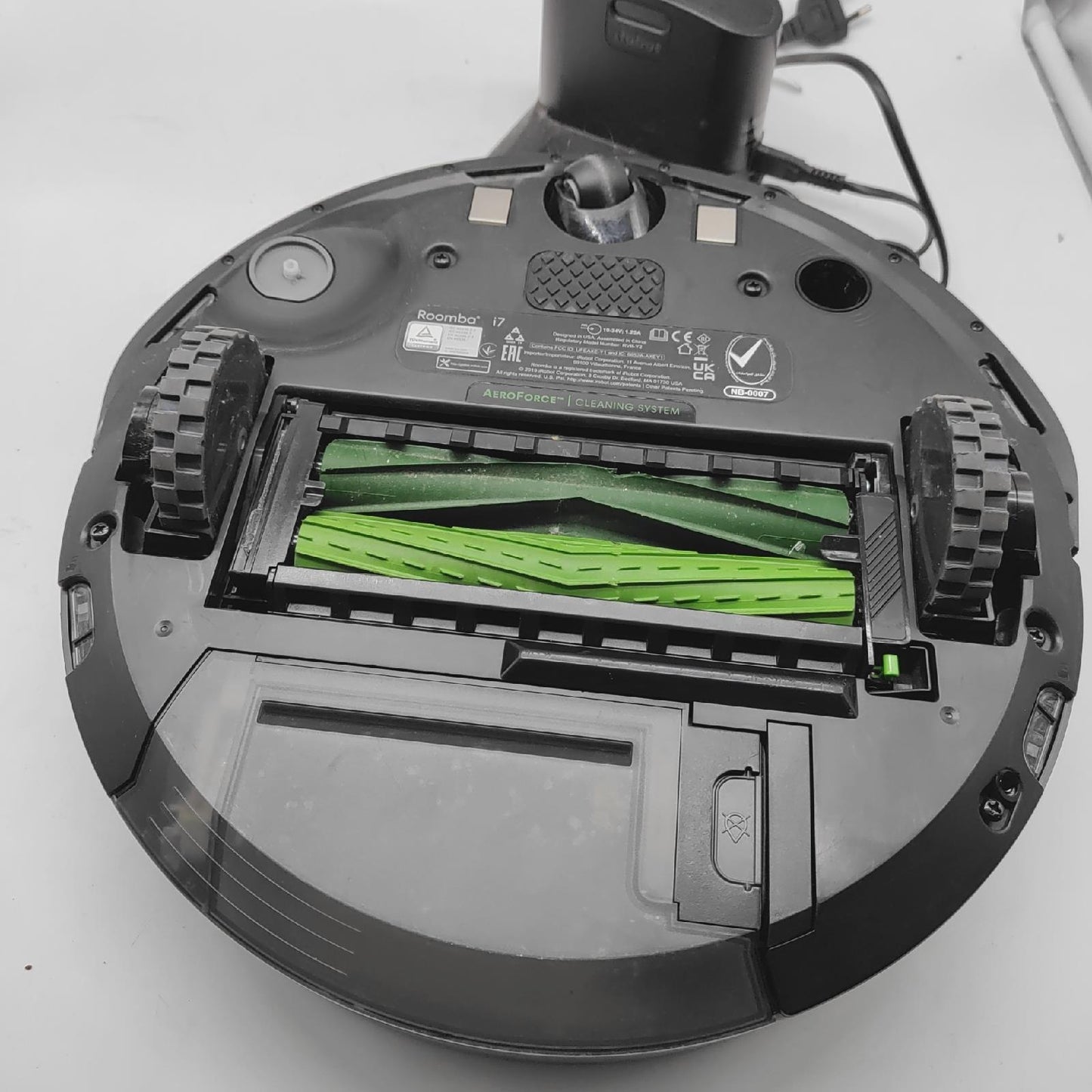 iRobot Roomba i7 (i7156) Saugroboter, 3-stufiges Reinigungssystem, inte - Defekt