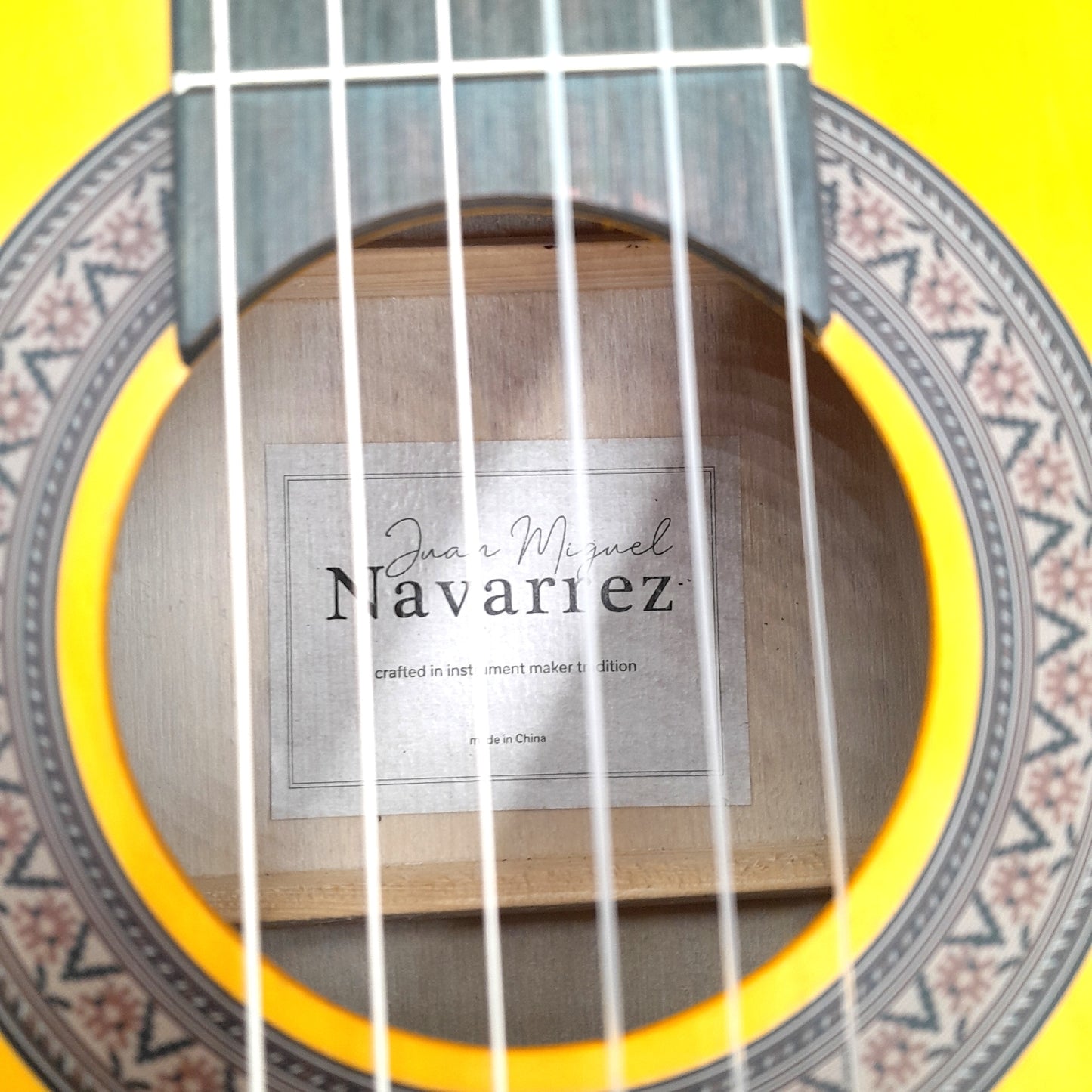 Juan Miguel Navarrez klassische Gitarre 44 Honigfa Buch Klemme fehlen