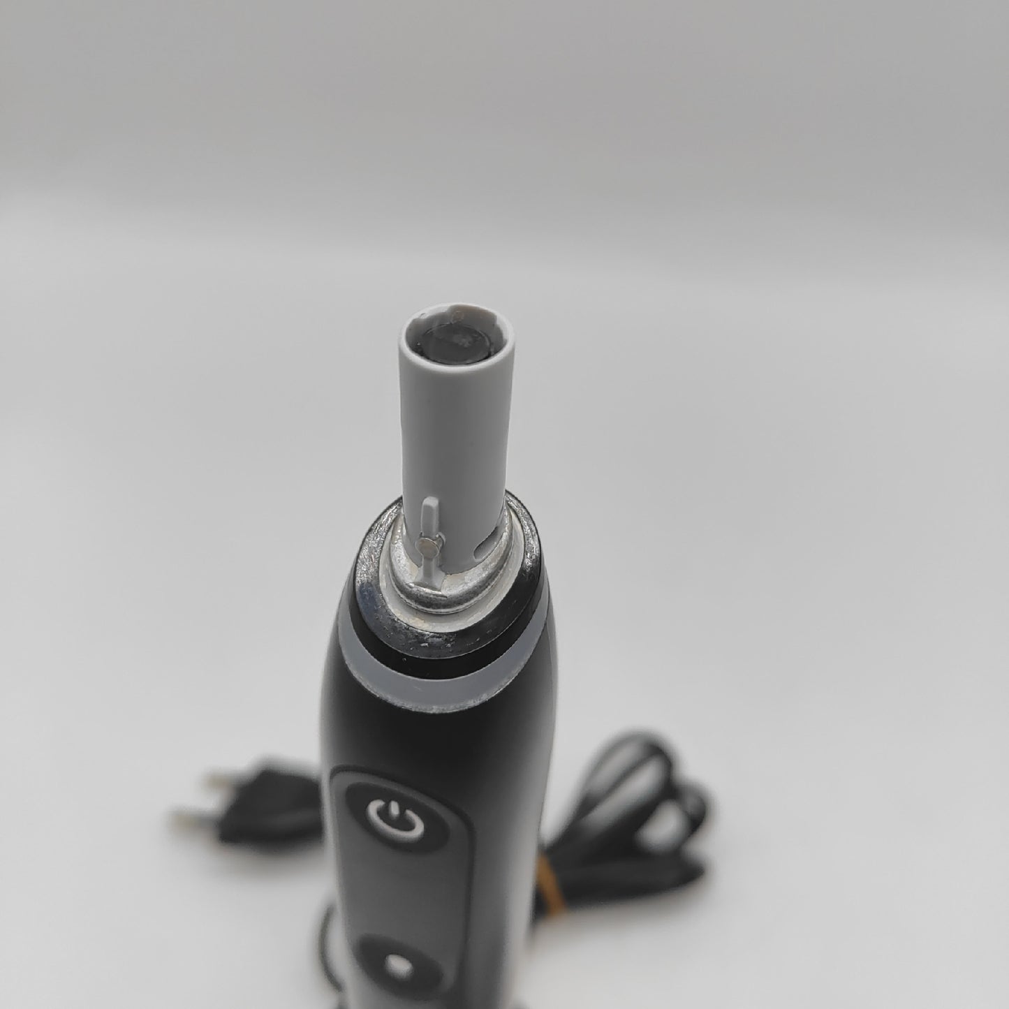 Oral B elektrische Zahnbürste Zahnpflege iO Series 8s moderne Technologie