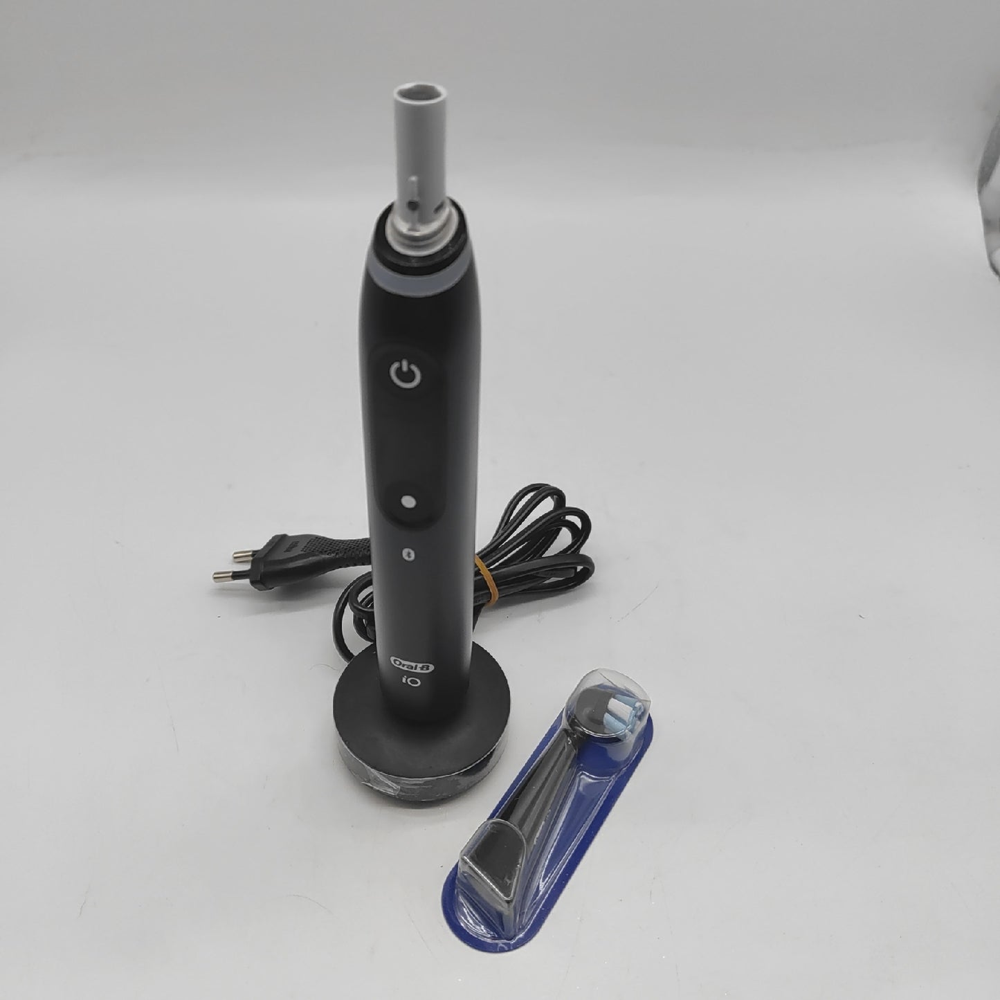 Oral B elektrische Zahnbürste Zahnpflege iO Series 8s moderne Technologie
