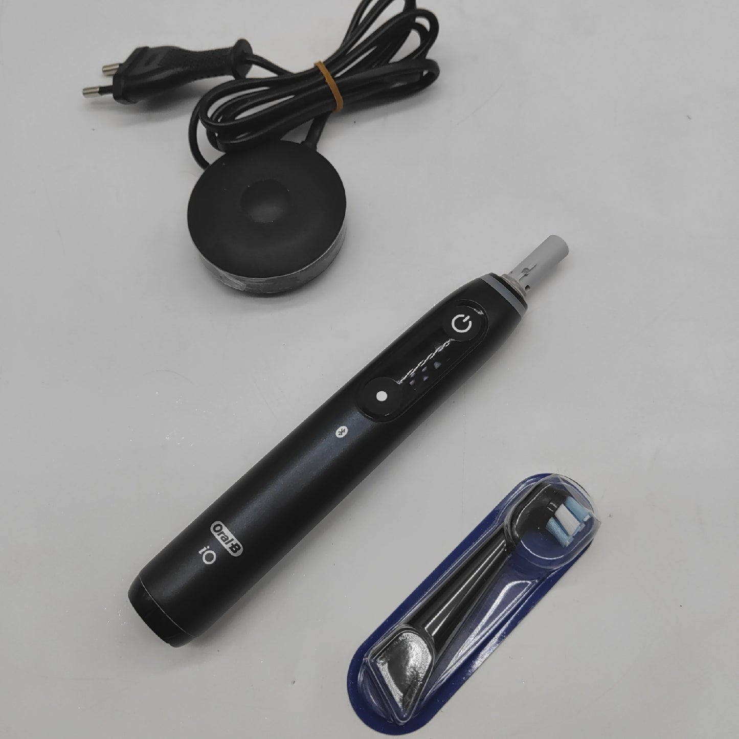 Oral B elektrische Zahnbürste Zahnpflege iO Series 8s moderne Technologie