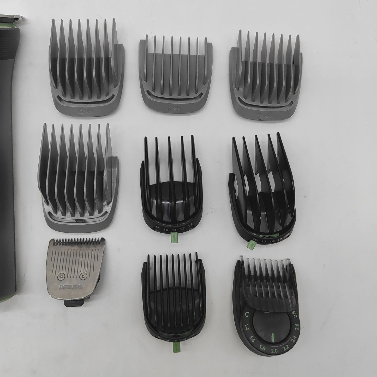 Philips All-in-One-Trimmer Multigroom Serie 7000 19-in-1-Barttrimmer