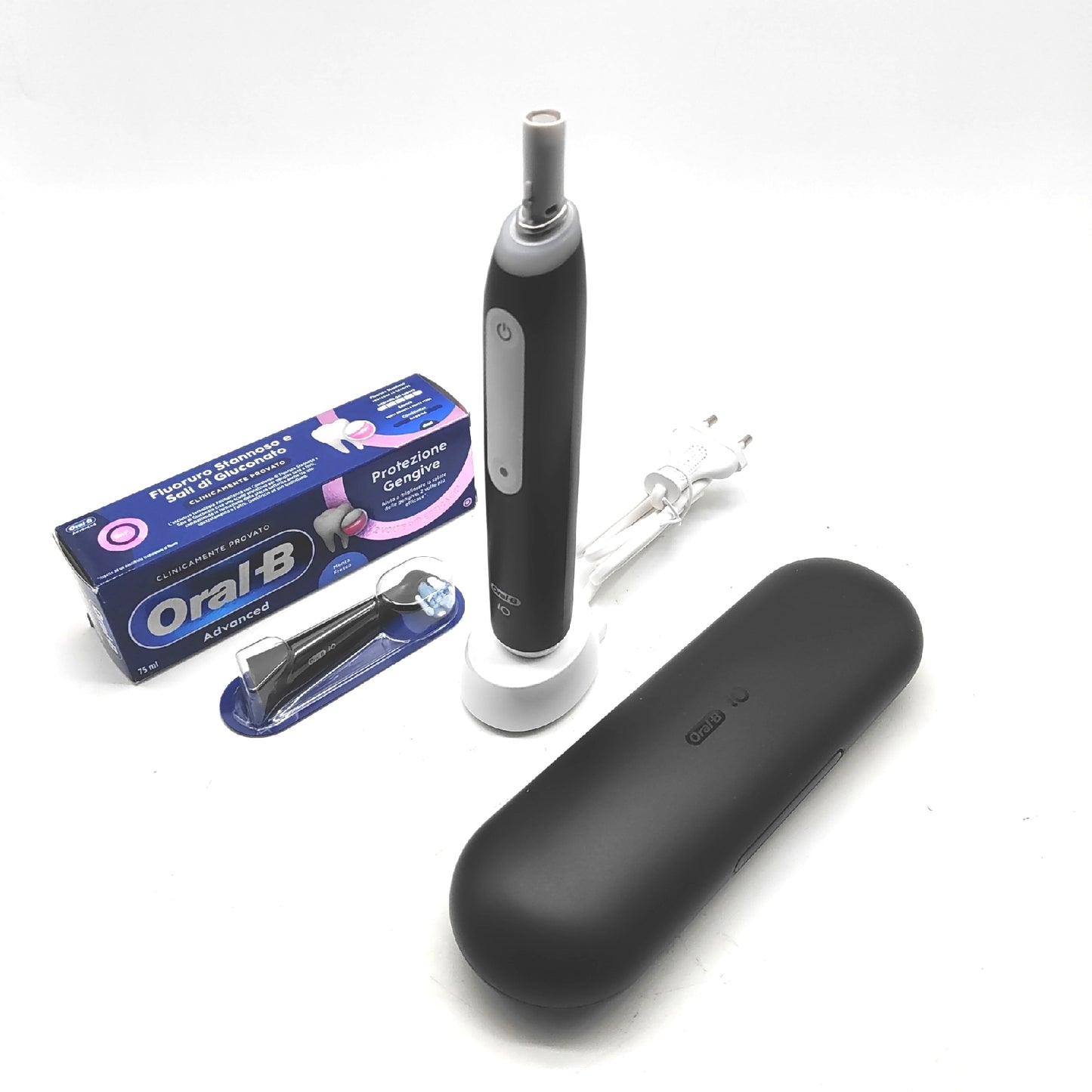 Oral-B Wiederaufladbare elektrische Zahnbürste iO 3 Schwarz 1 elektrische Oral