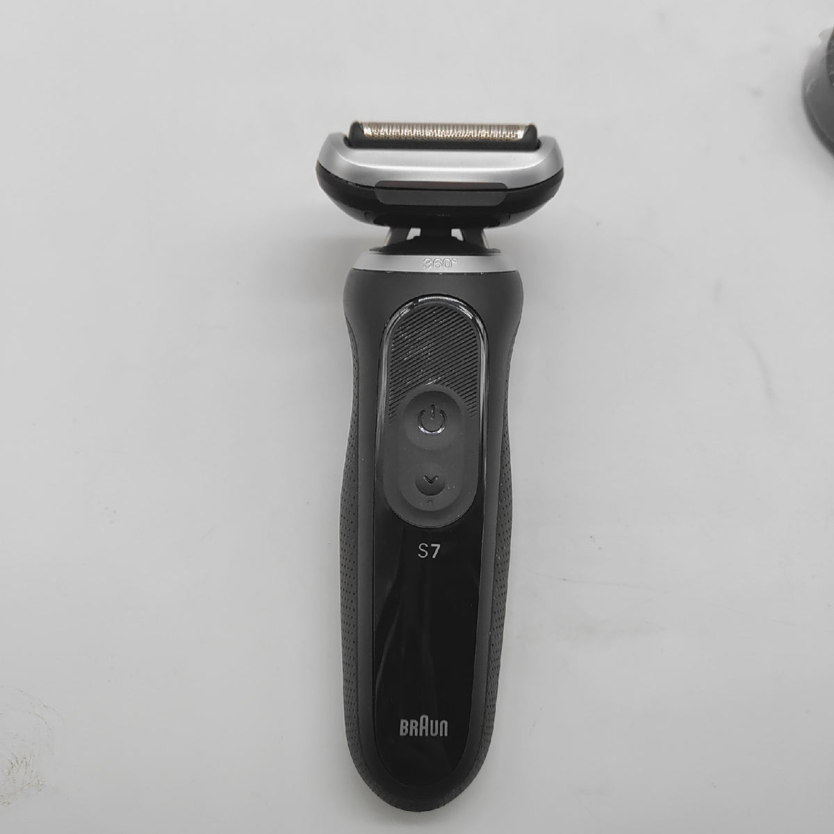 Braun Serie 7 Elektrorasierer Wet Dry Barttrimmer für Männer lädt nicht