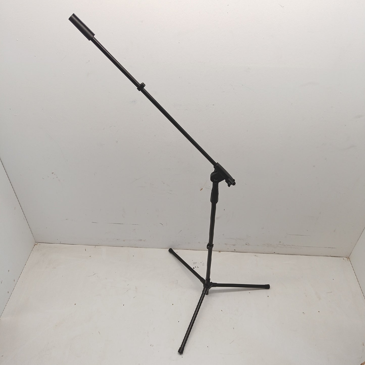 Amazon Basics Mikrofonständer Zubehör Stativ bis 218 cm Teleskopverstellbar stabil