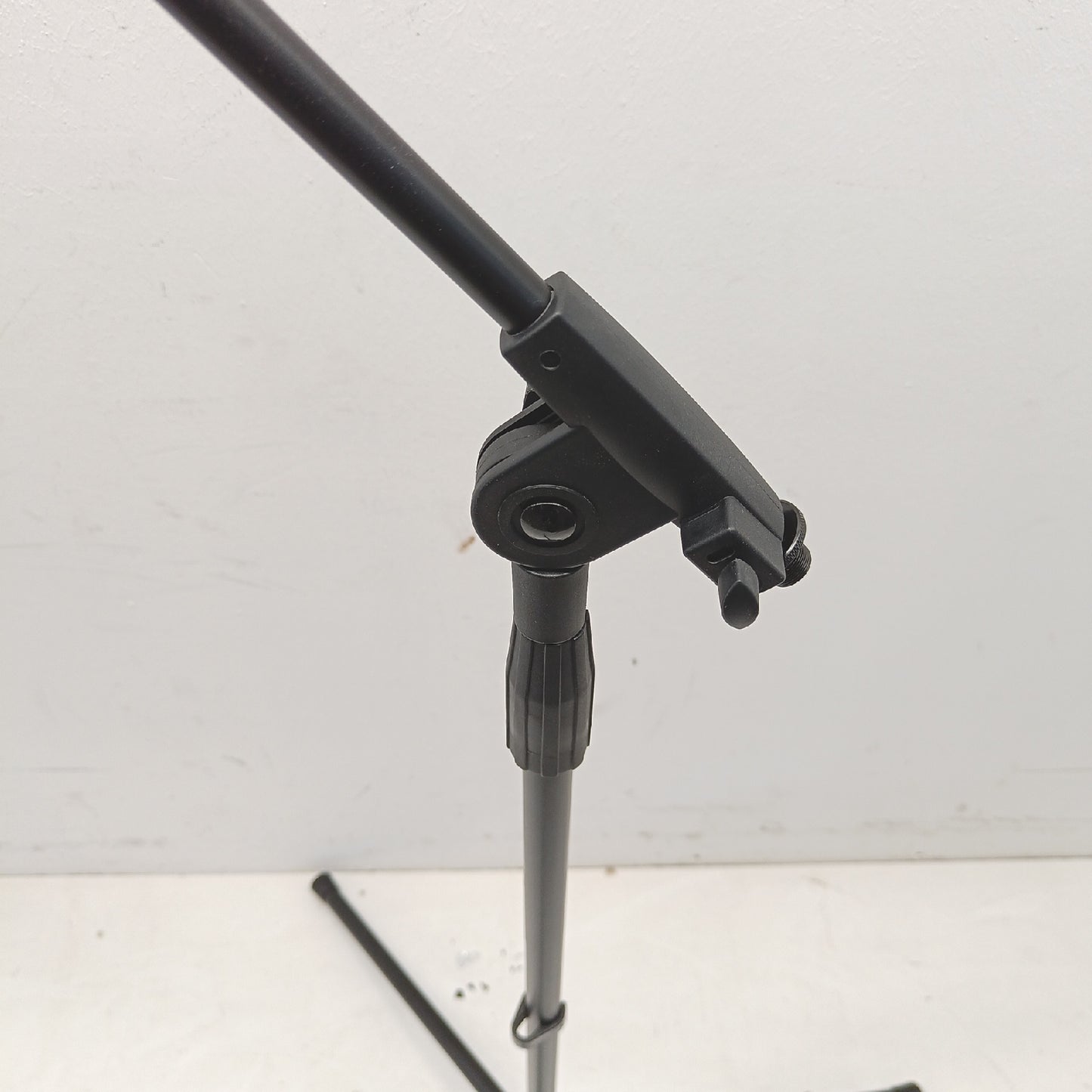 Amazon Basics Mikrofonständer Zubehör Stativ bis 218 cm Teleskopverstellbar stabil