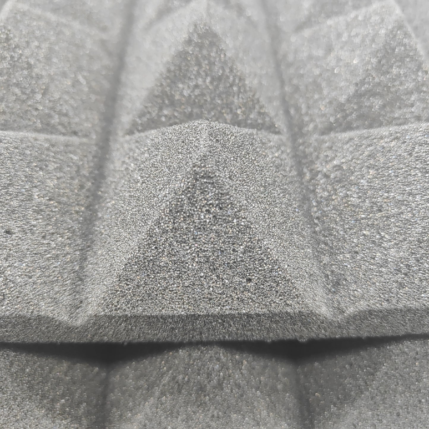Flyfoam Schallabsorptionsplatte Akustik Pyramidenfoermig 6x