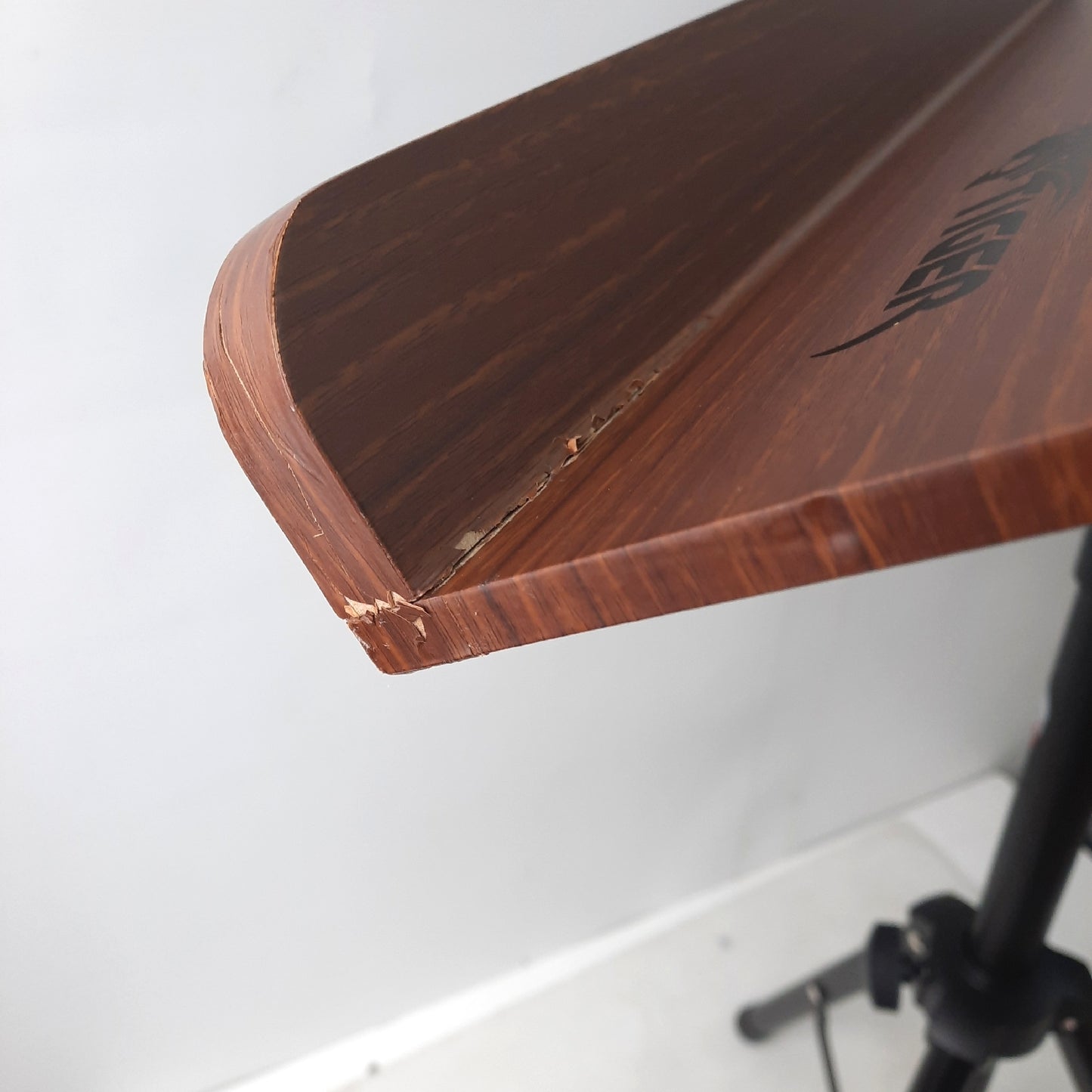 TIGER MUS35-BK Verstellbarer Notenständer aus Holz Allgemeines Zubehör