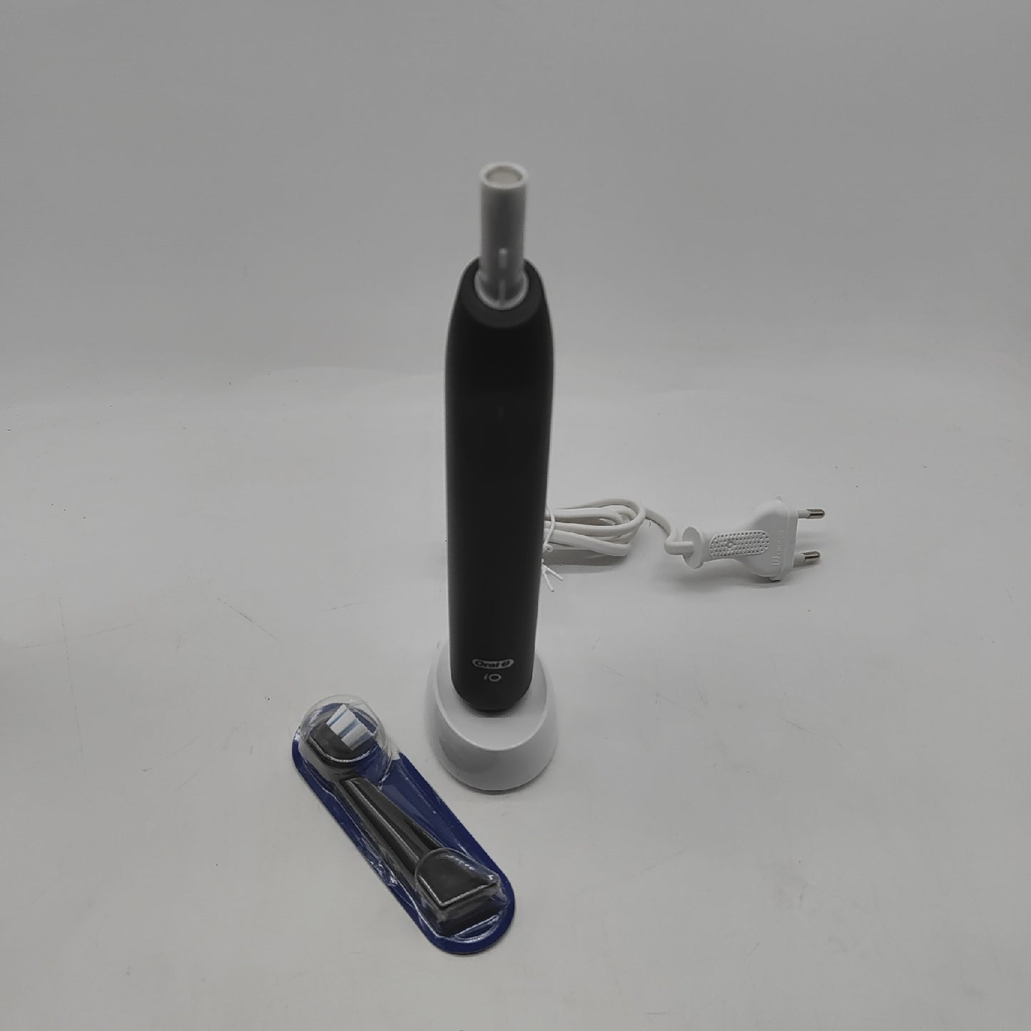 Oral-B Wiederaufladbare elektrische Zahnbürste iO 2 Schwarz 1 elektrische Oral