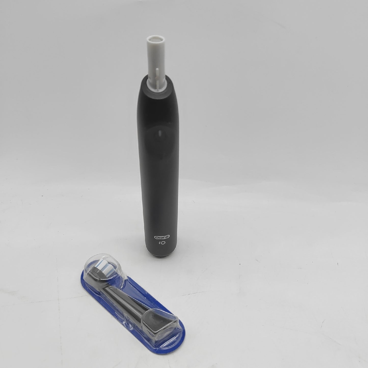Oral-B Wiederaufladbare elektrische Zahnbürste iO 2 Schwarz 1 elektrische Oral