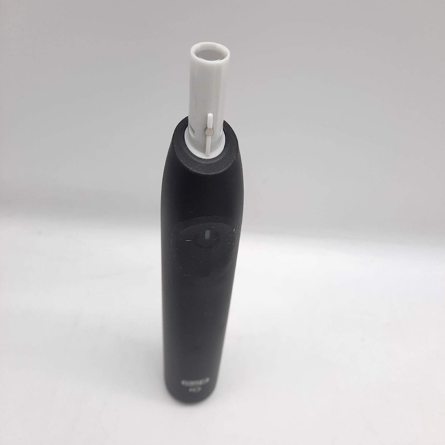 Oral-B Wiederaufladbare elektrische Zahnbürste iO 2 Schwarz 1 Ersatzkopf 1 Oral